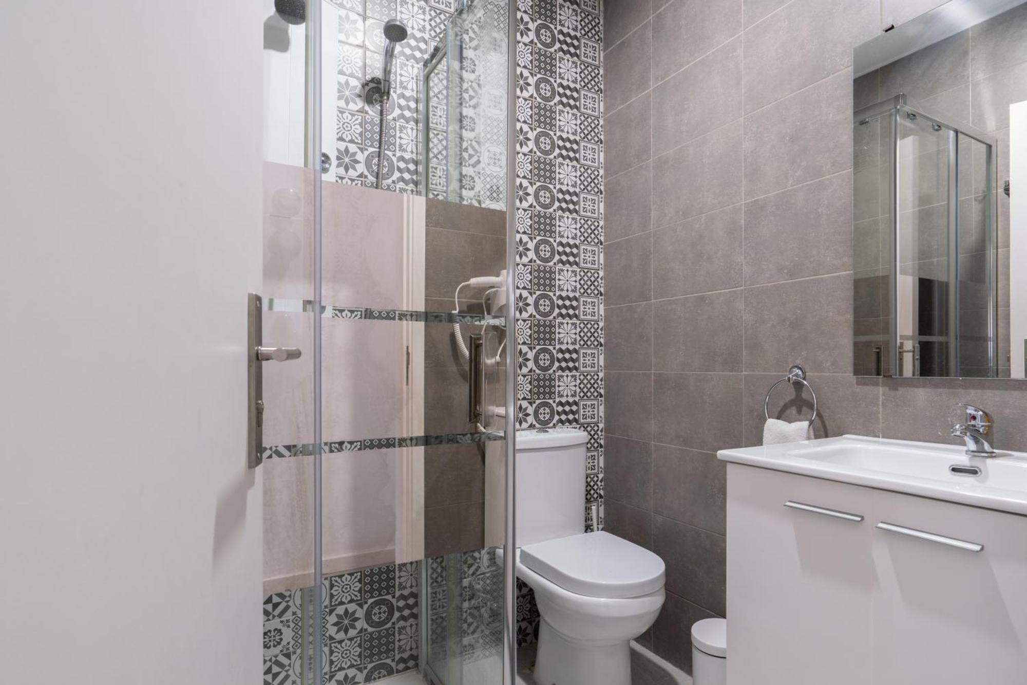 Double Room Private Bathroom