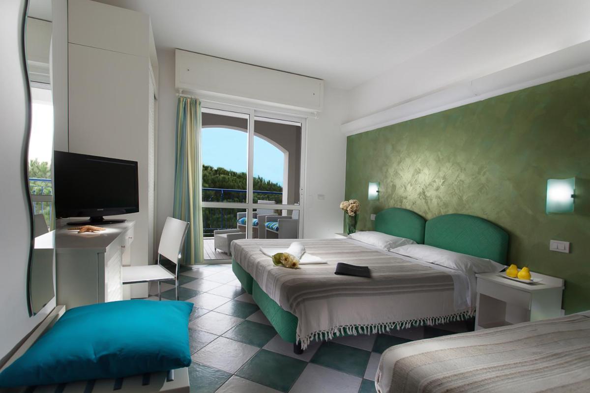Deluxe Family Room,710714842:JPEG