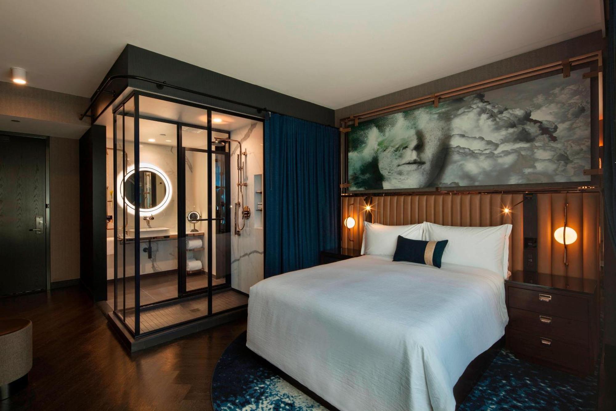 Queen Room,1524129280:JPEG