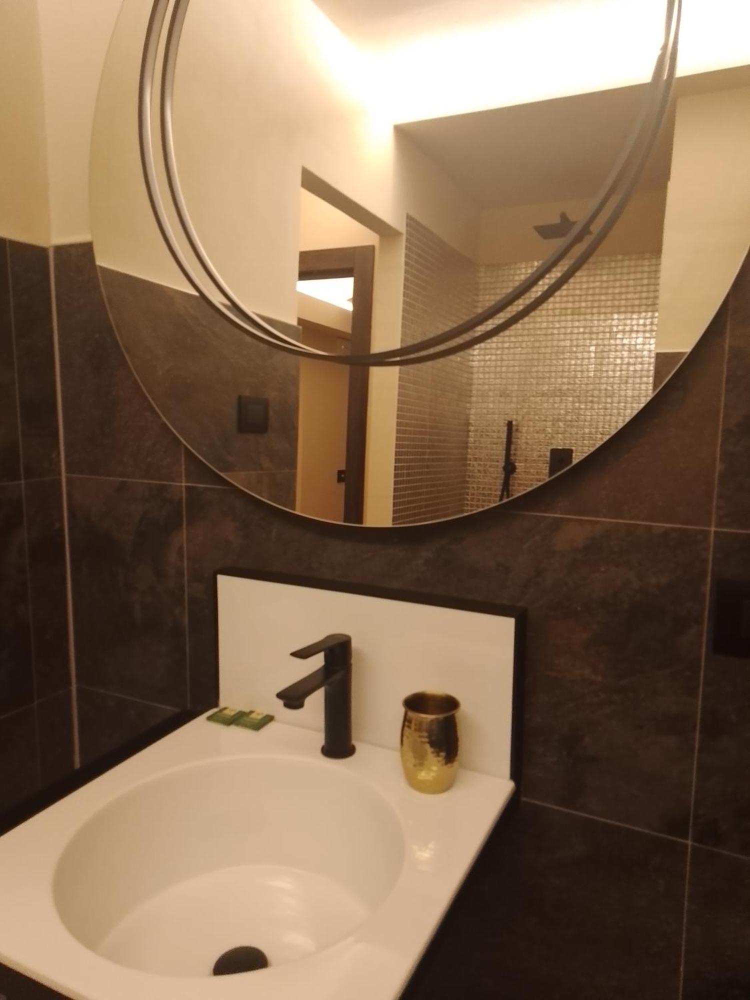Double Room Private Bathroom,1524929527:JPEG