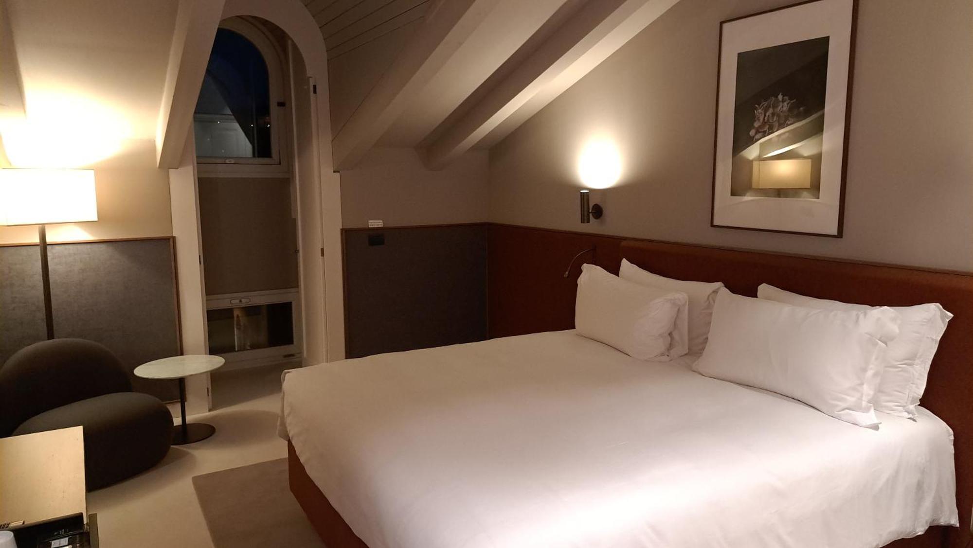 Junior Suite,1525023109:JPEG