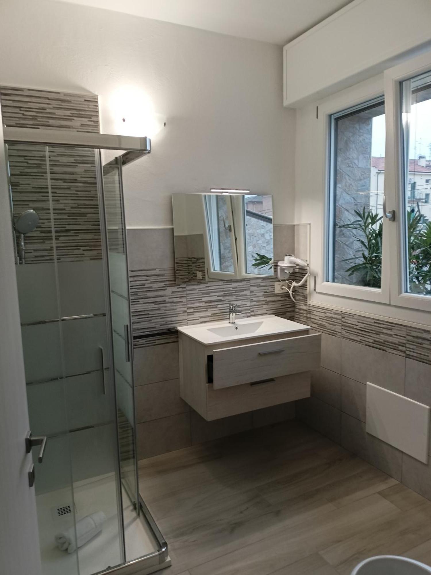 Camera Tripla con Terrazza e Bagno Privato