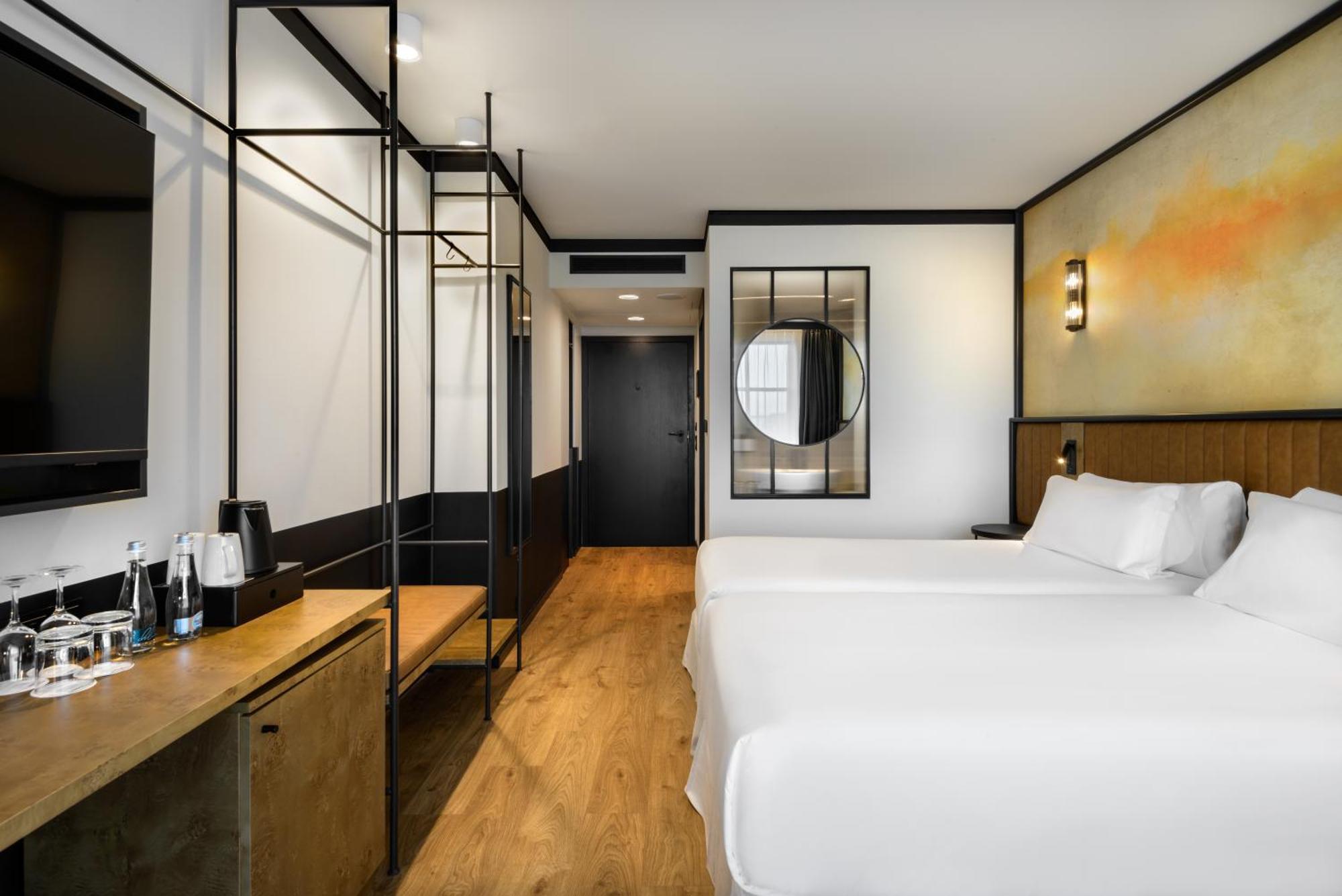 Deluxe Double or Twin Room View