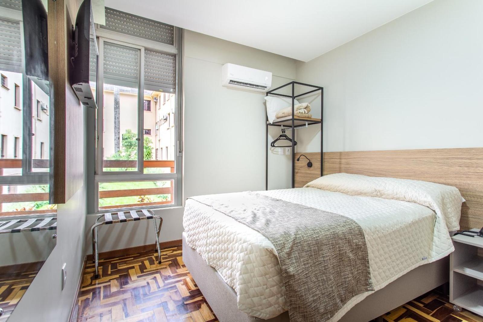 Quarto com Cama Queen-size