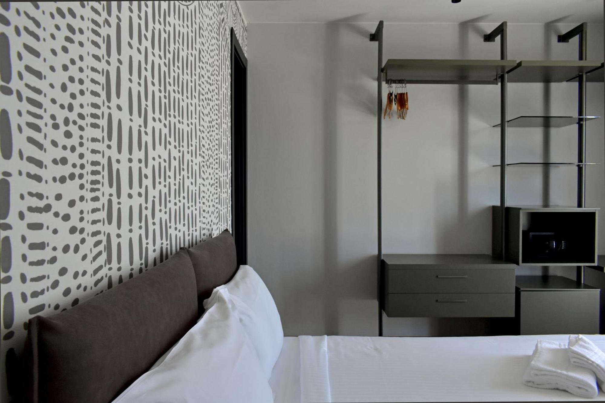 Double Room,1525434316:JPEG