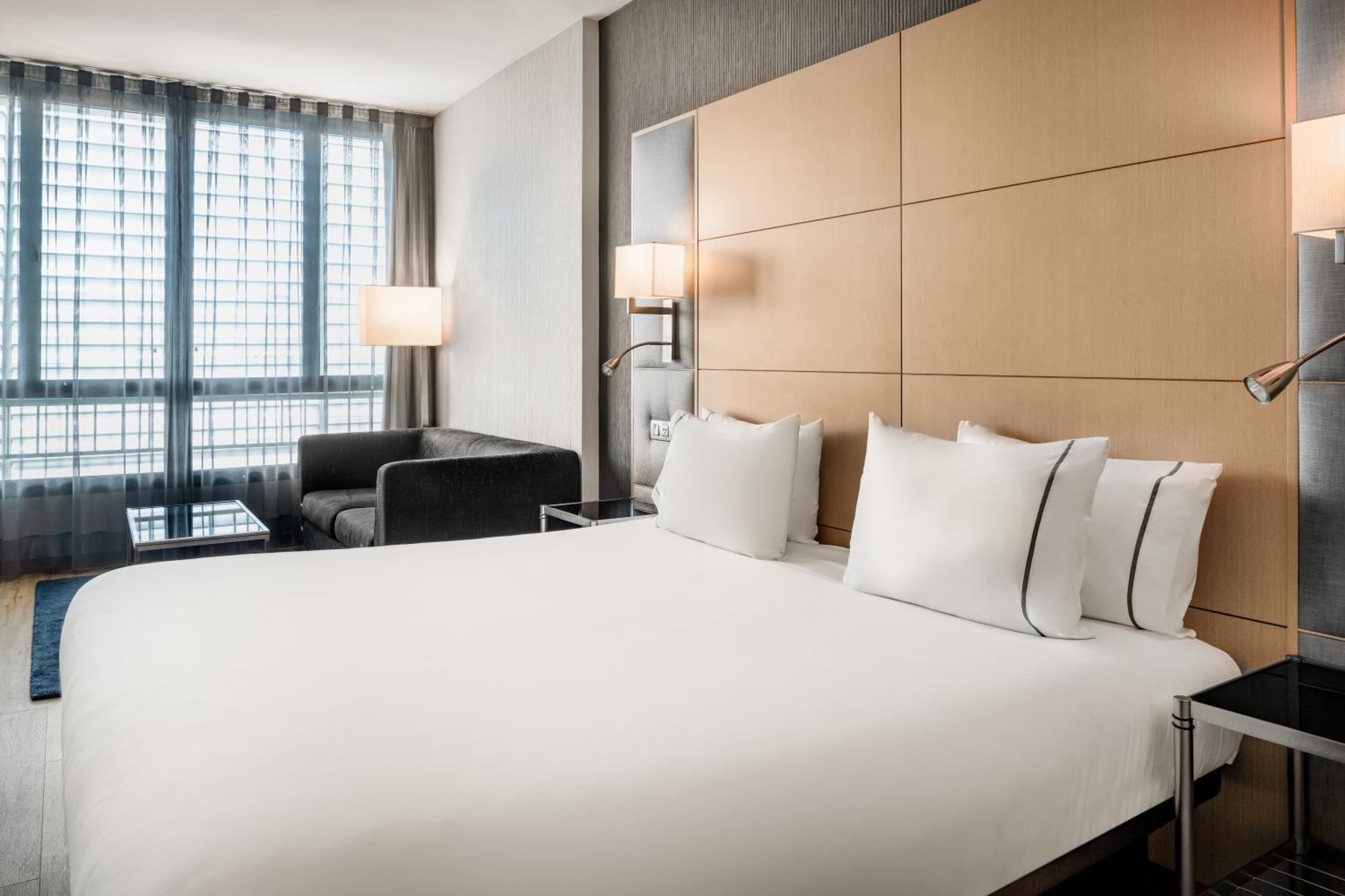Premium Junior King Suite Street View,1525745392:JPEG