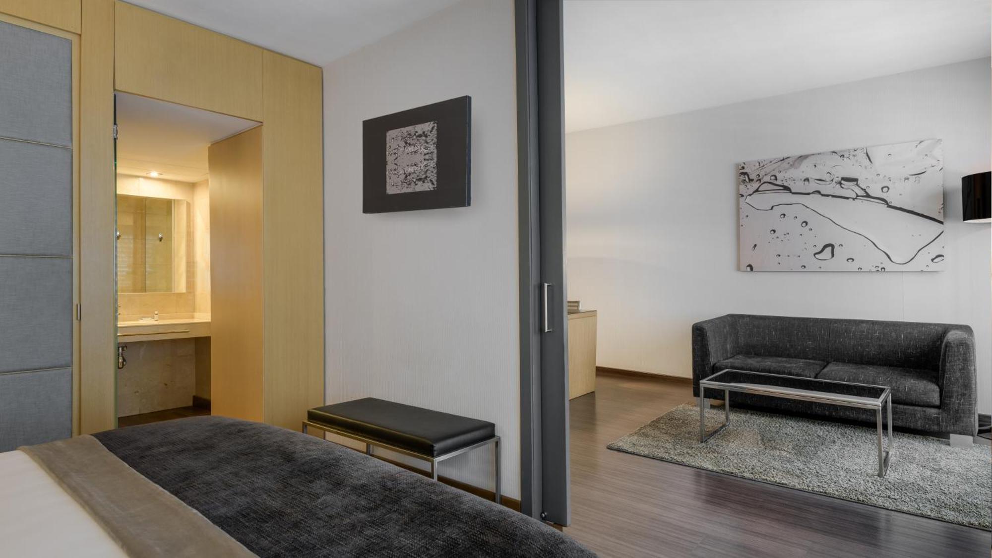 Standard King Room Street View