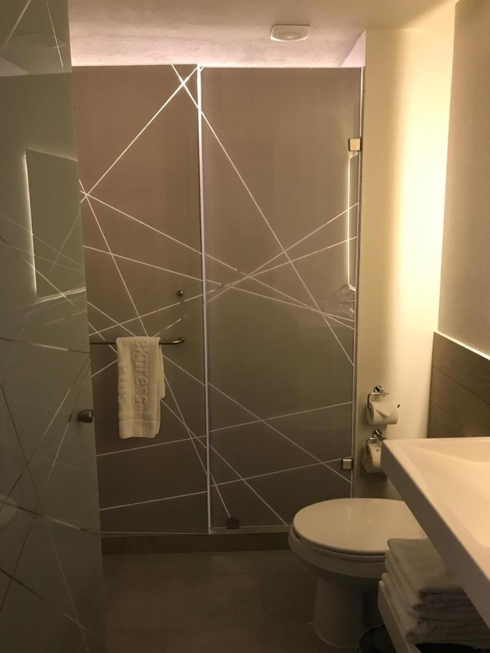 Superior King Room,1553202247:JPEG