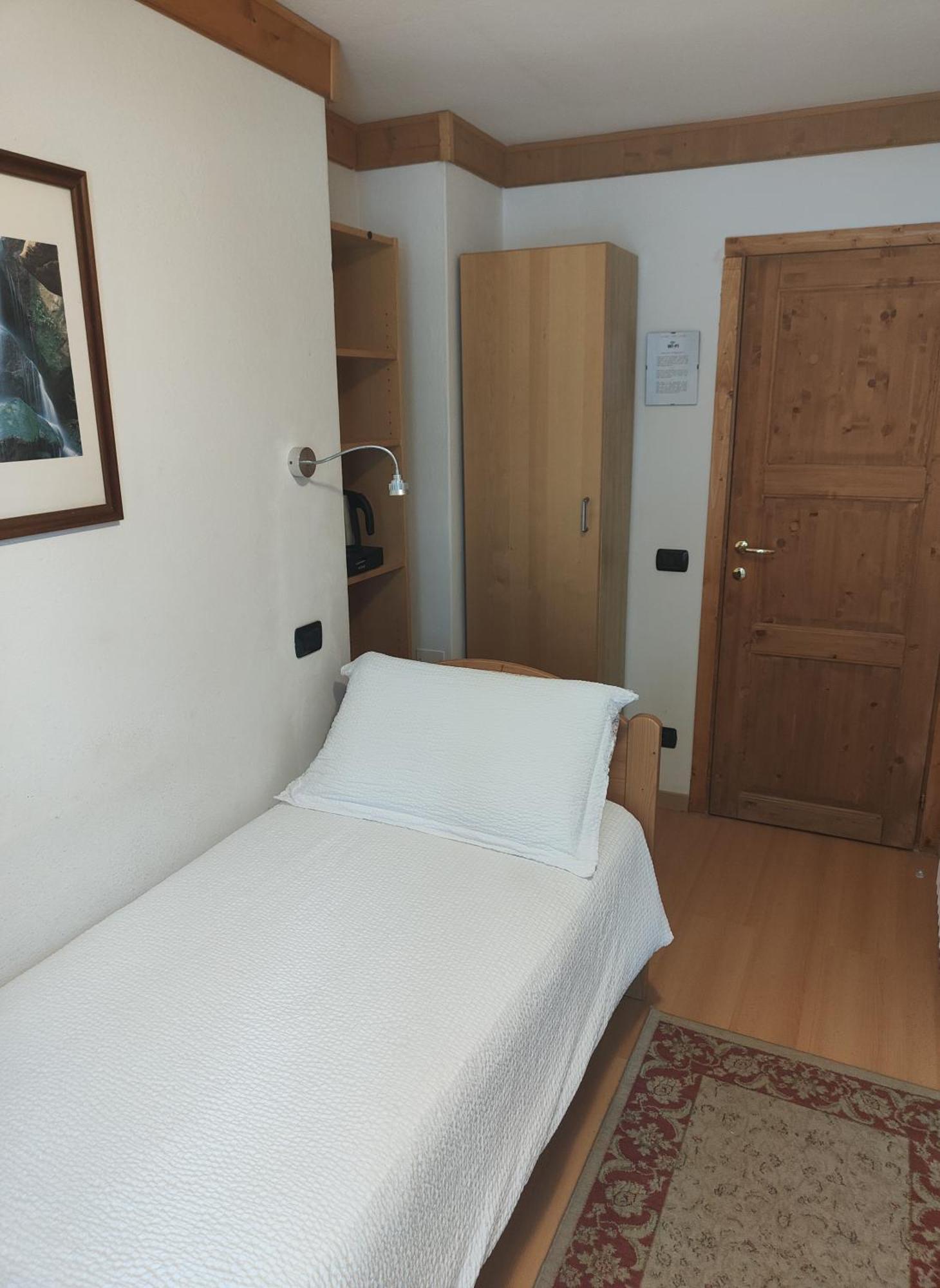 Single Room Balcony,1527700564:JPEG
