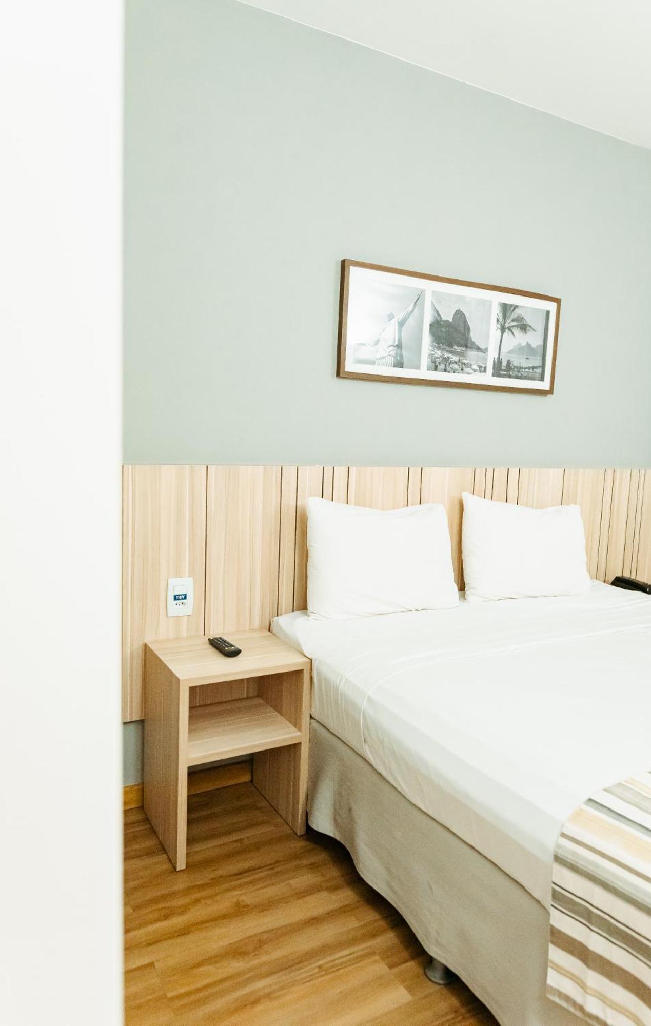 Standard Queen Room