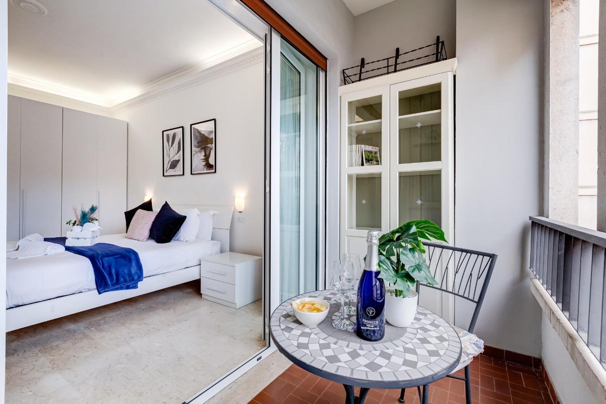 Deluxe Double Room Balcony,1528112716:JPEG