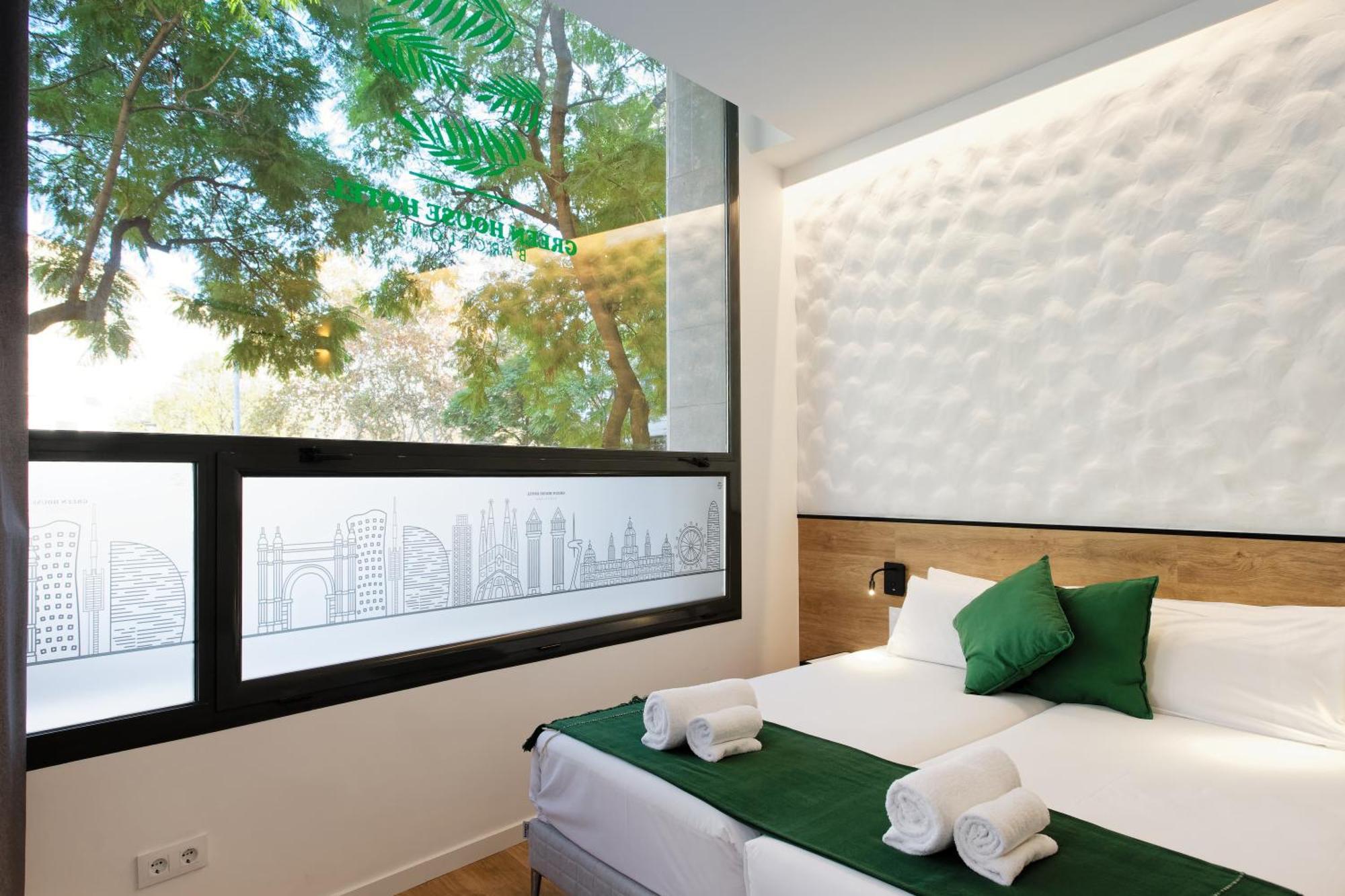Standard Quadruple Room,1528699411:JPEG
