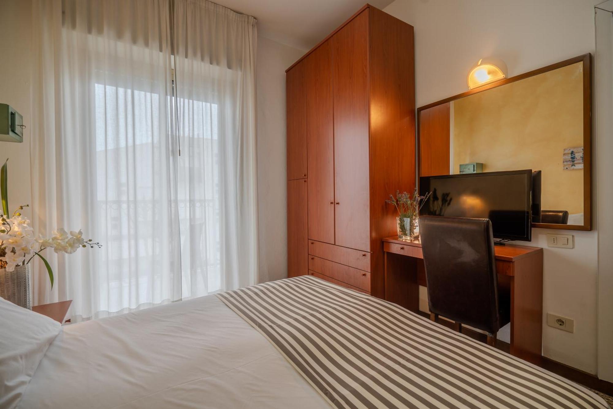 Double Room,1529112835:JPEG