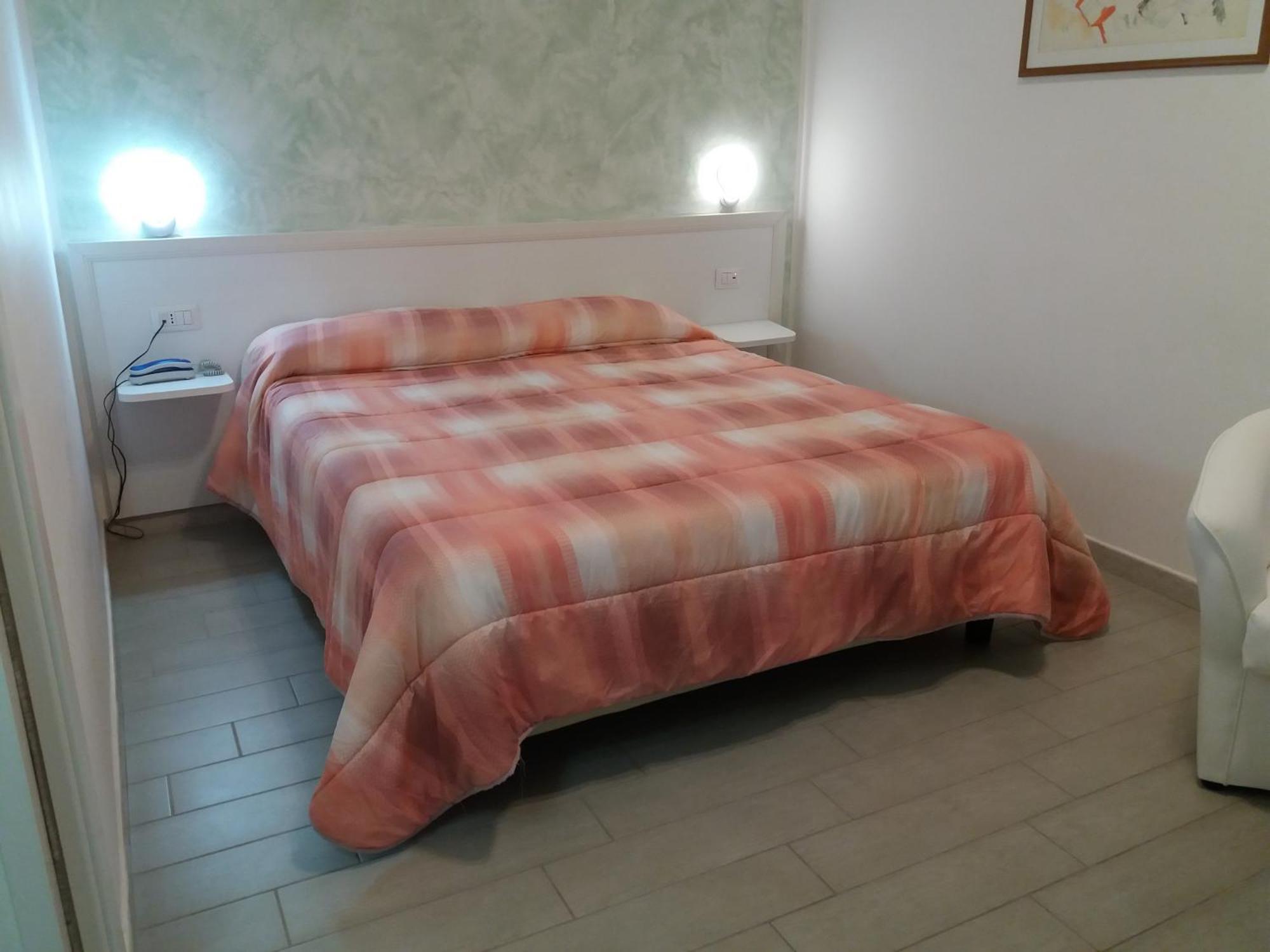 Double Room,1529695261:JPEG