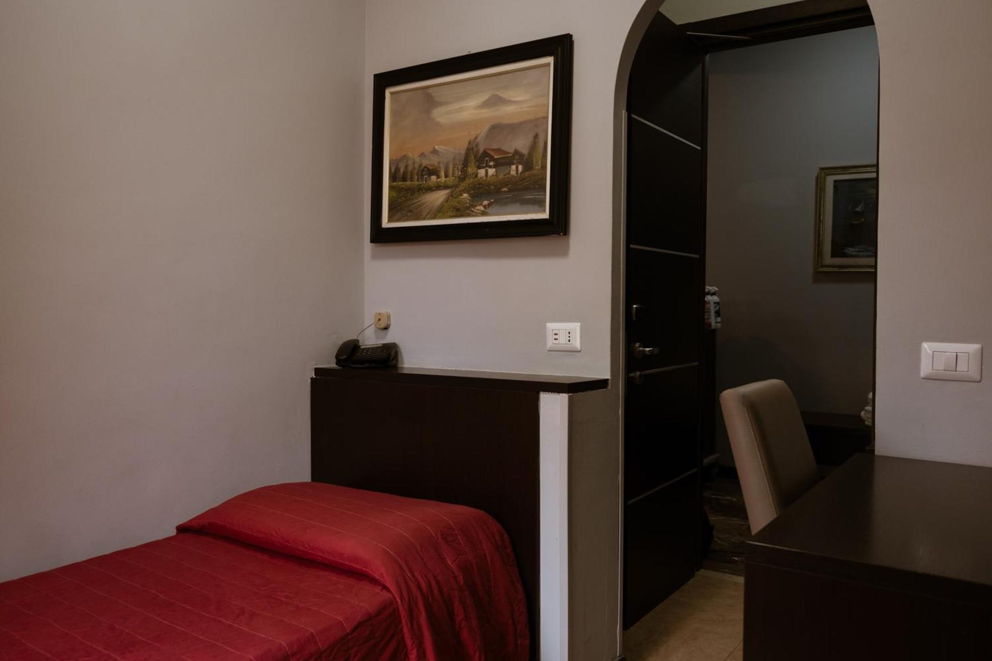 Single Room,1530130306:JPEG
