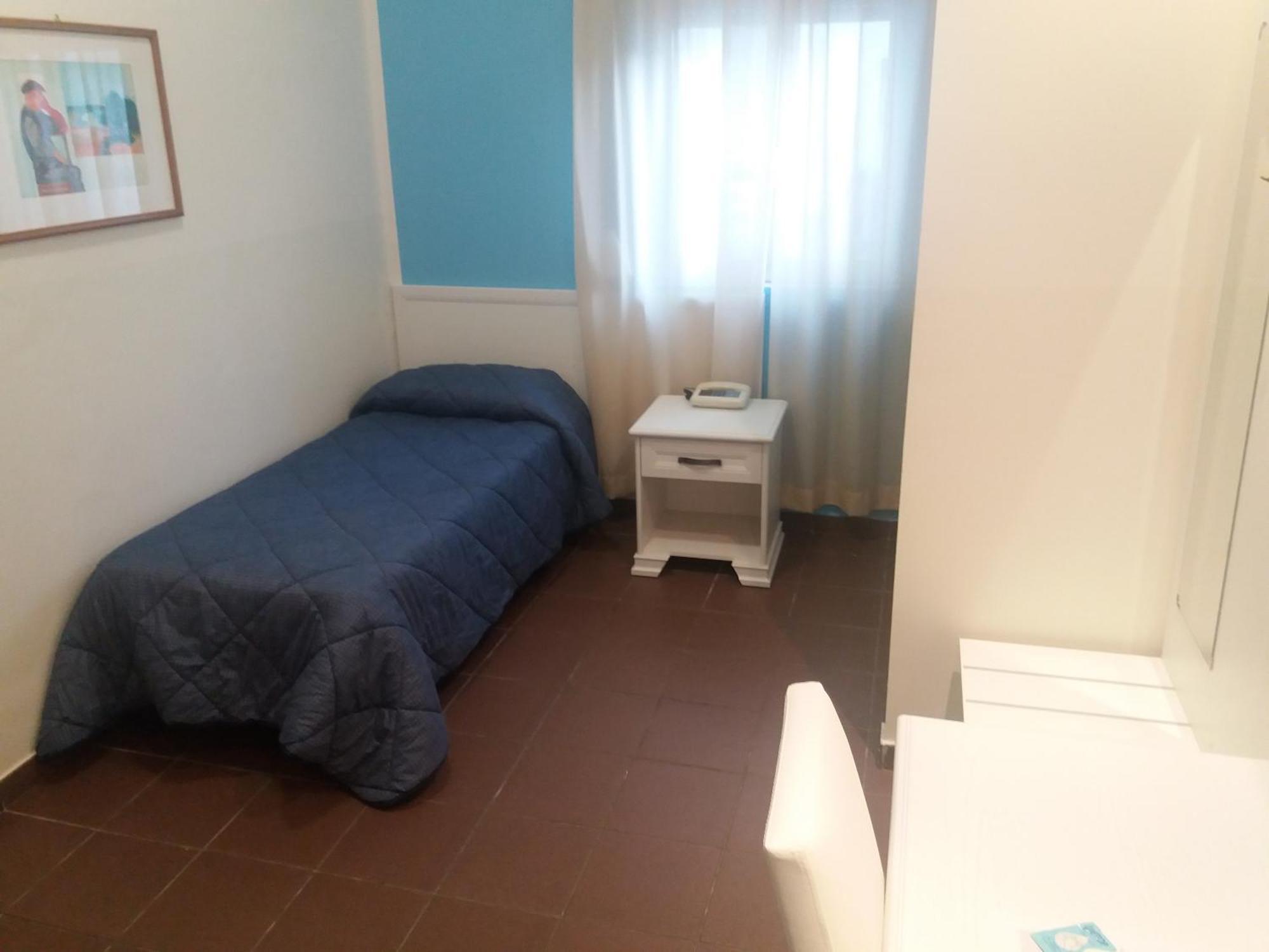 Single Room,1530981571:JPEG