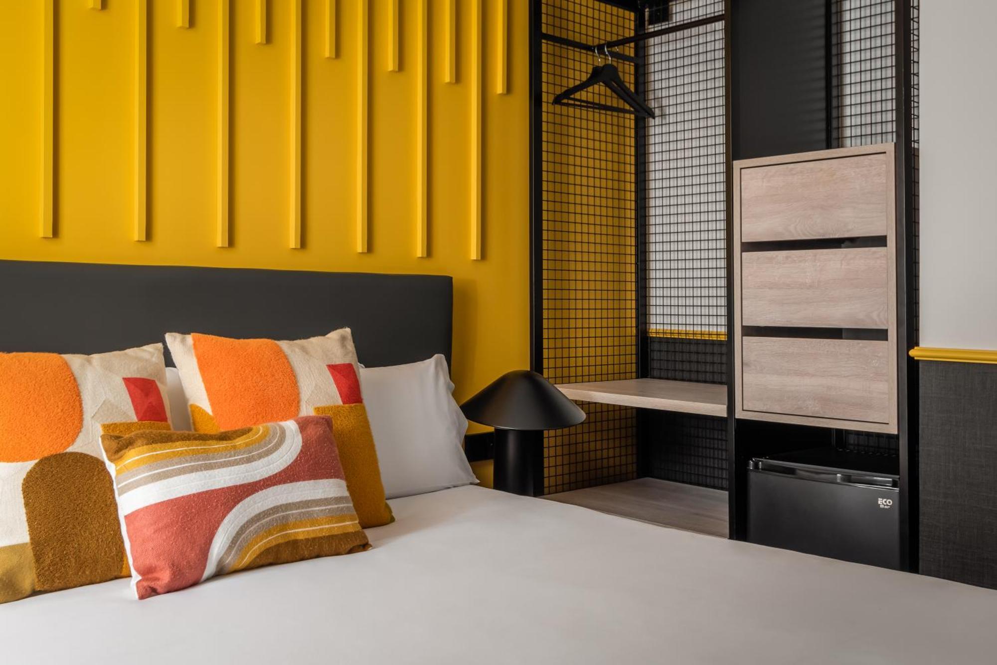 Double Room,1531102423:JPEG
