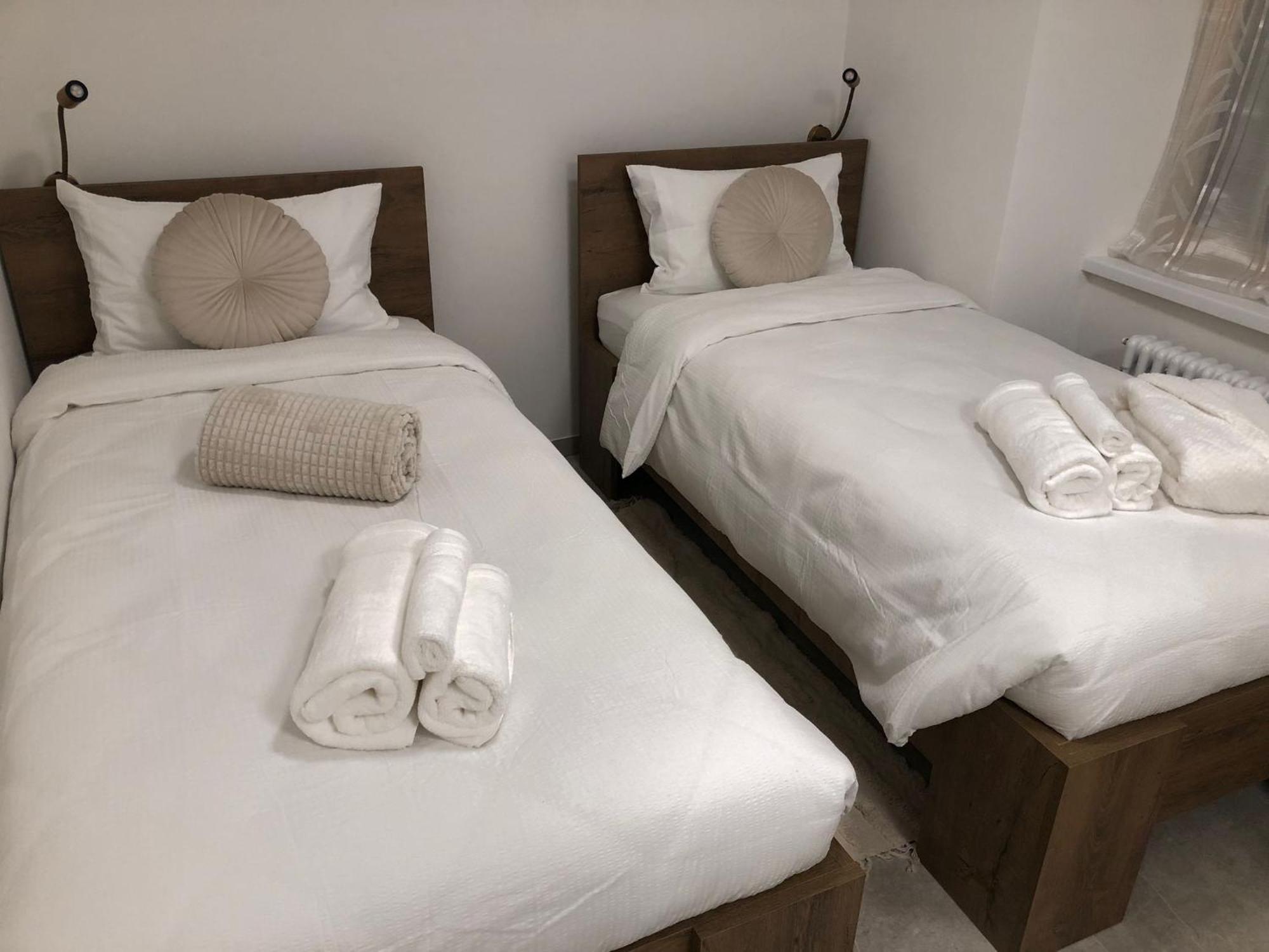 Double Room,1508518774:JPEG
