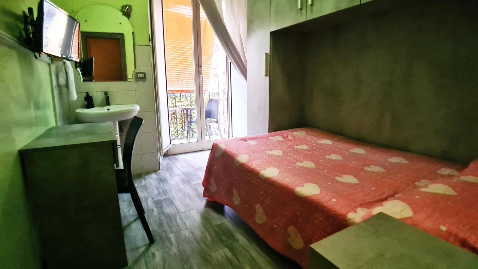 Single Room,1532365054:JPEG