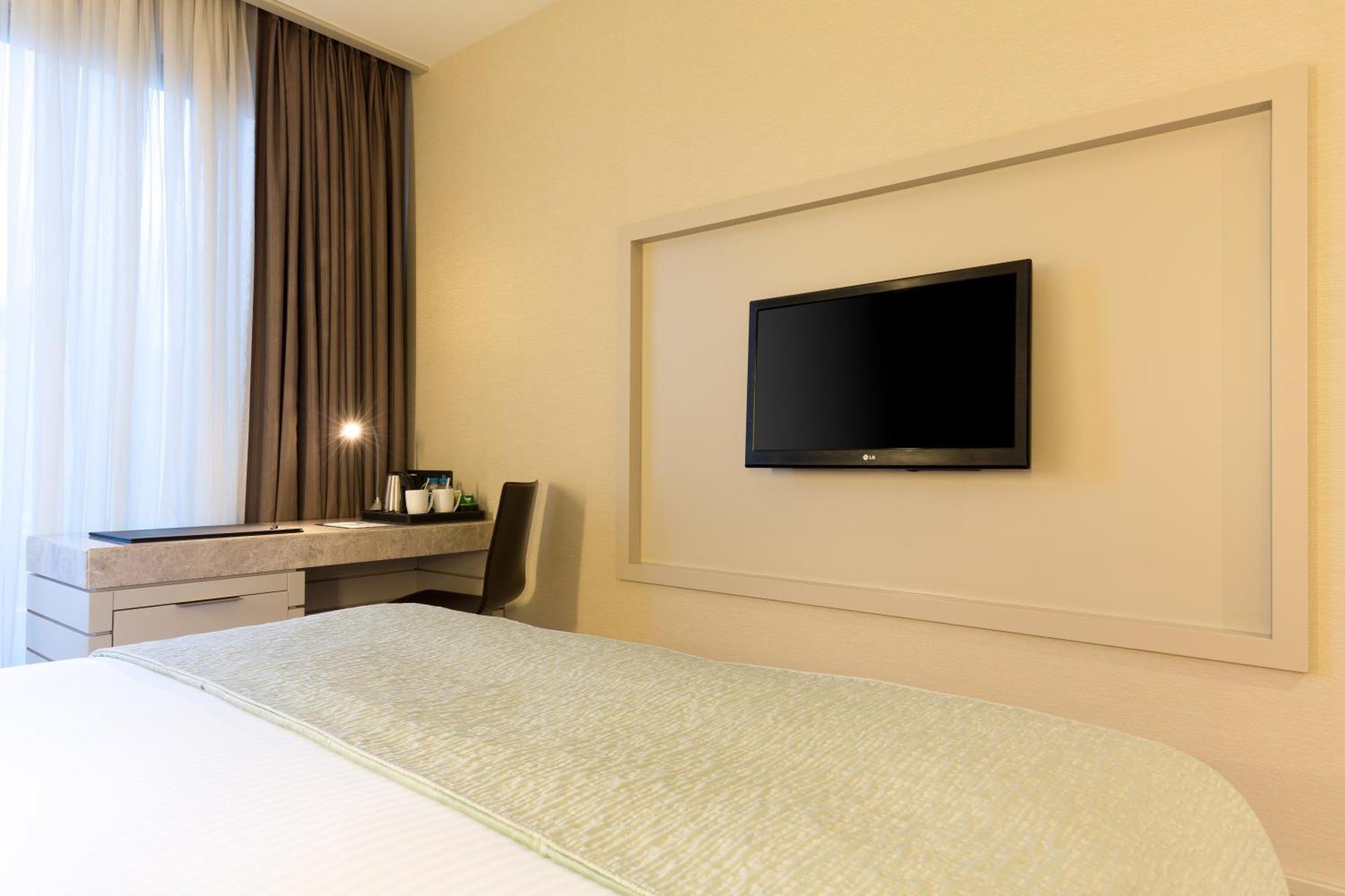 Guest room 1 King Bosphorus view,1643178964:JPEG