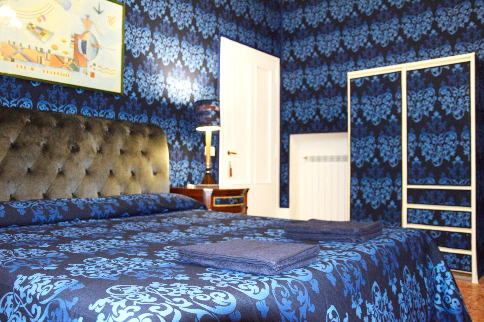 Queen Room,1533653974:JPEG