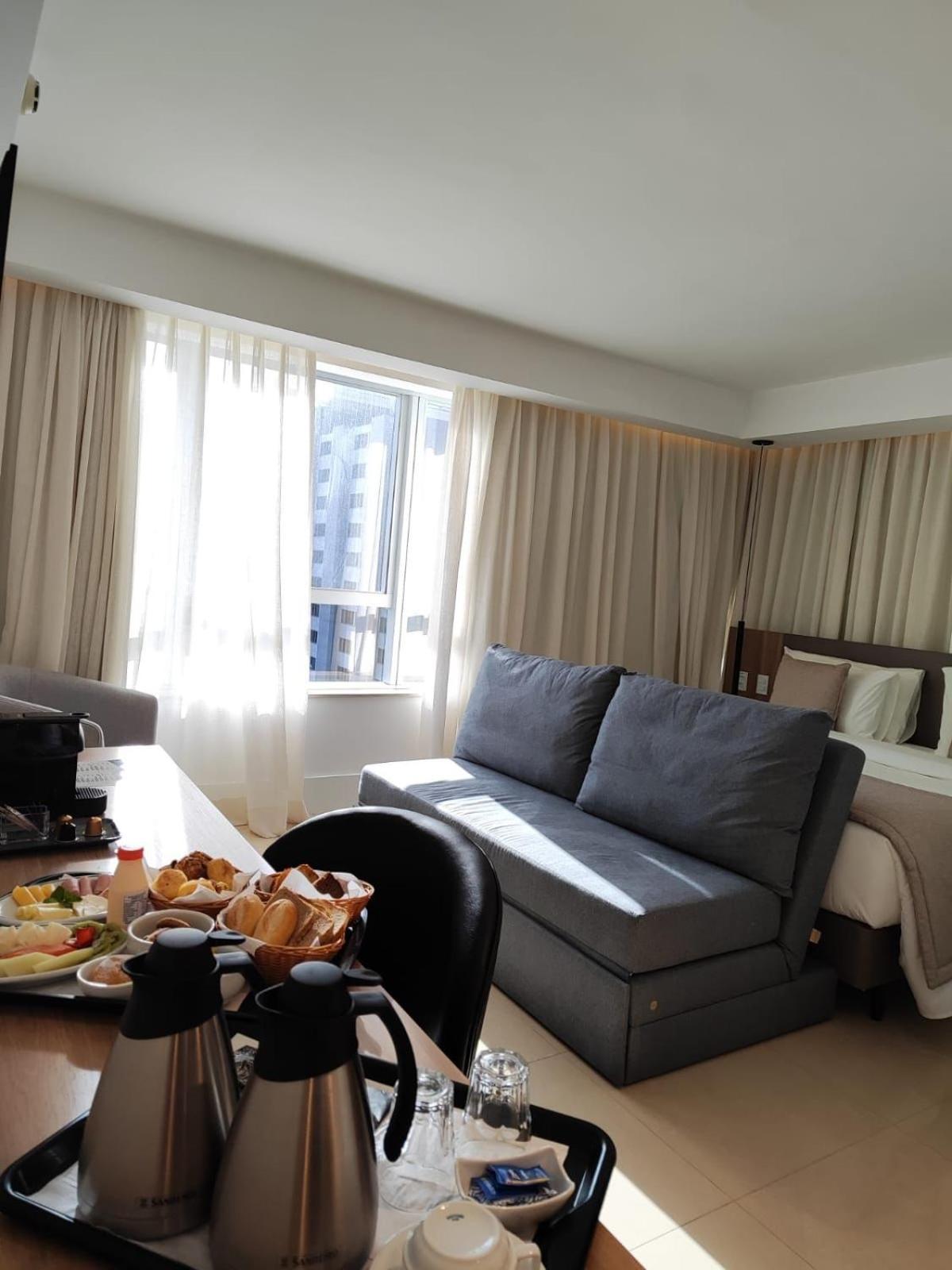 Premium Room One Queen Bed Non-Smoking,1533801592:JPEG