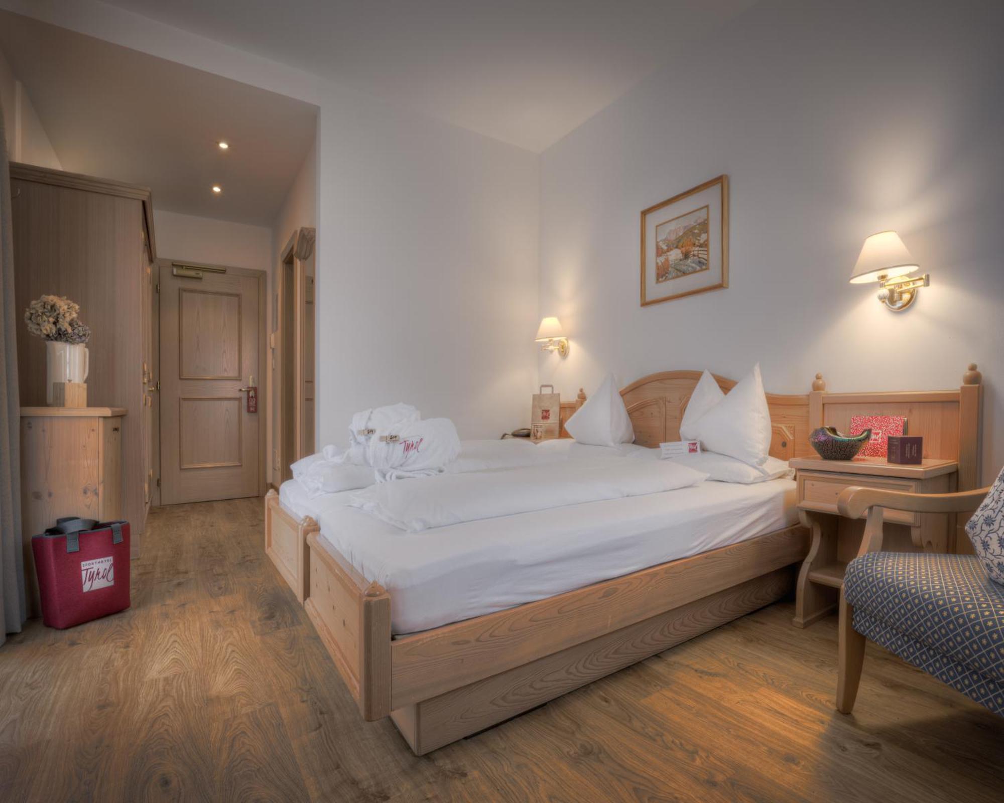 Double Room,1533906394:JPEG