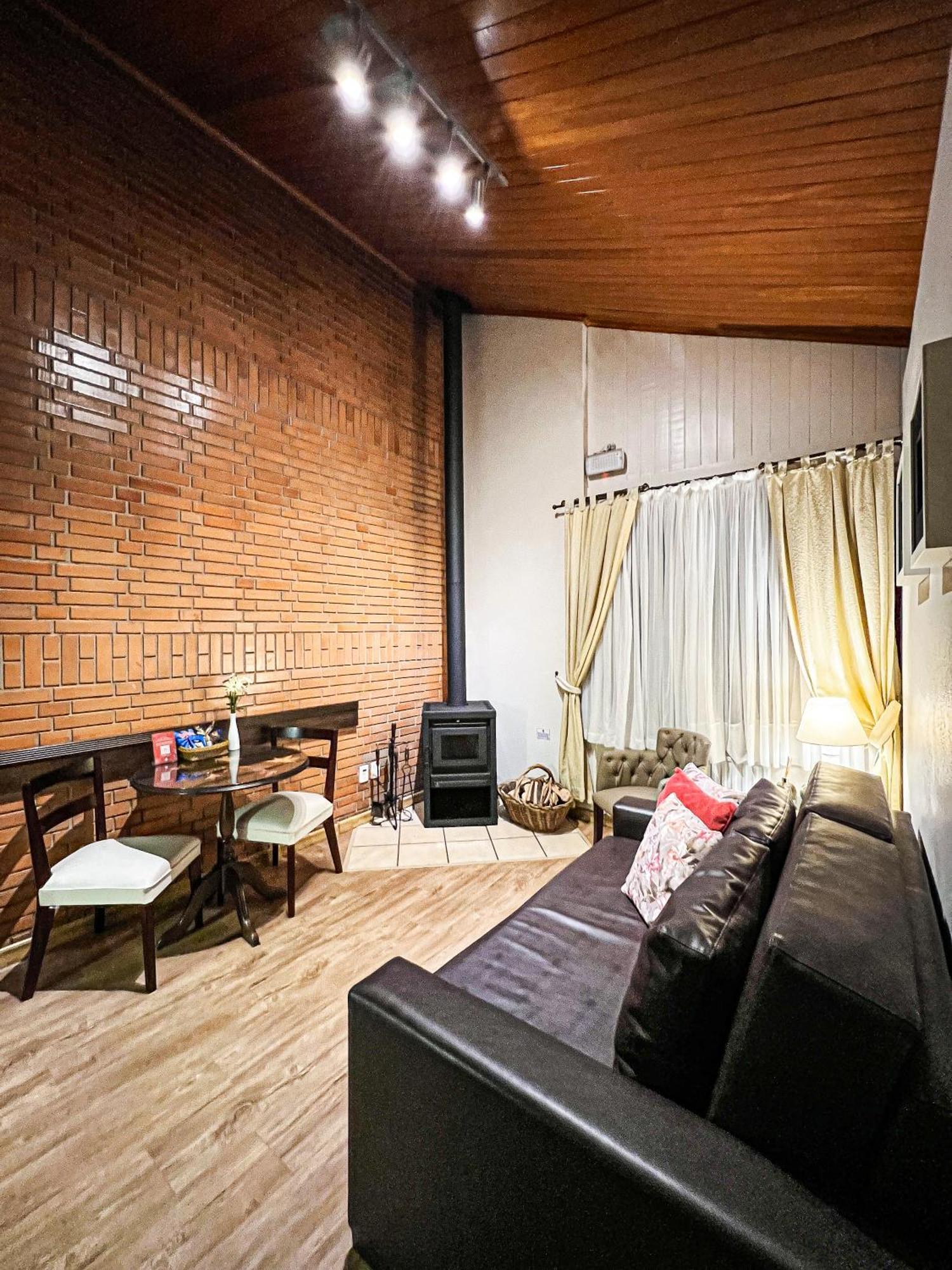 Superior Chalet,1533974398:JPEG