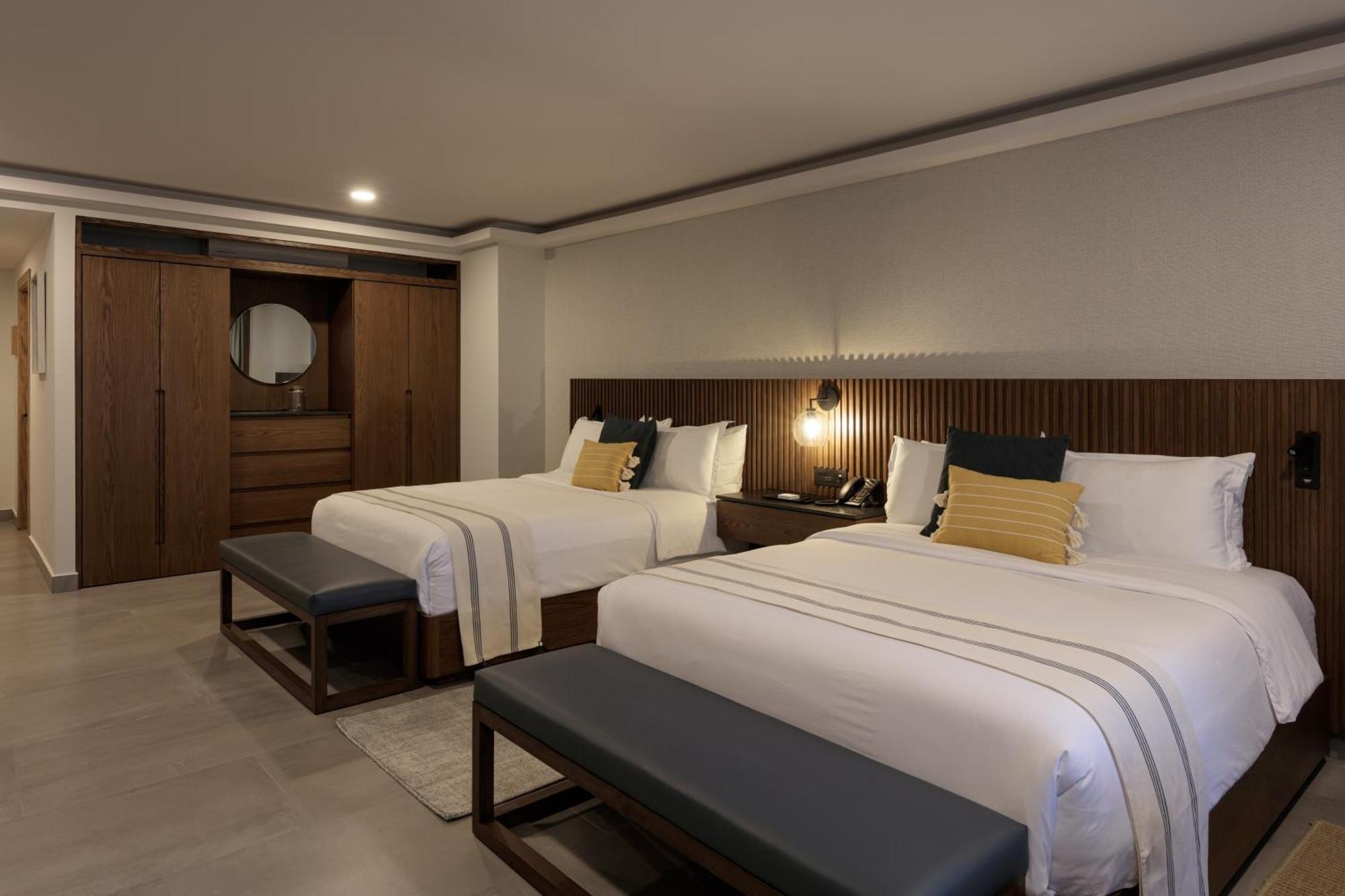 Deluxe Queen Suite,1534104106:JPEG