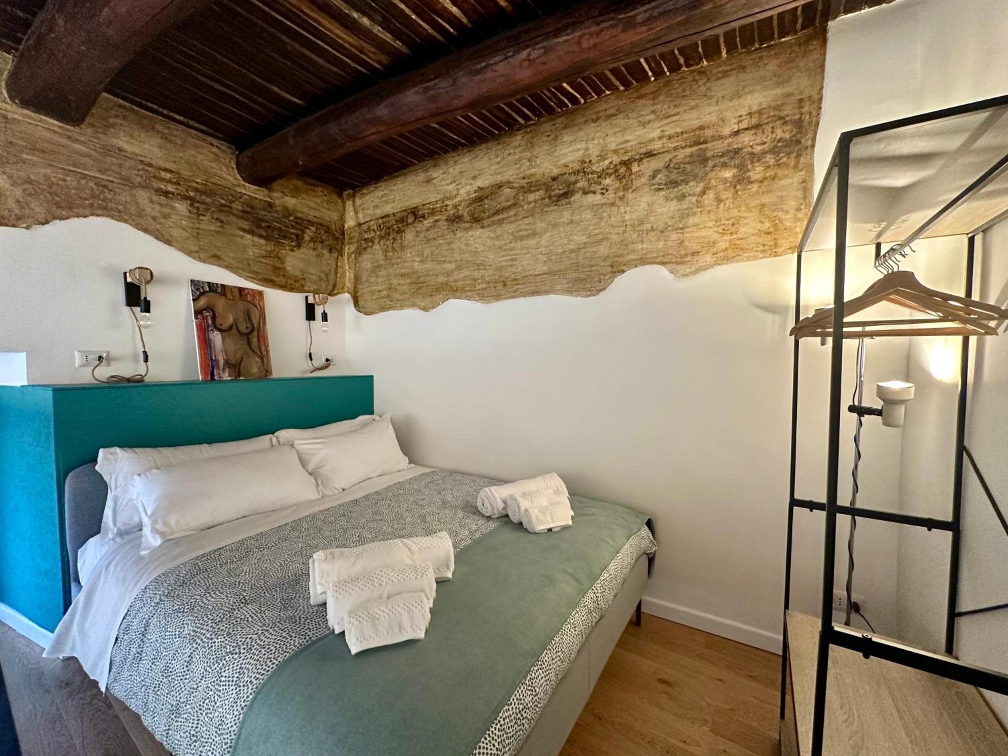Deluxe Room,1535011834:JPEG