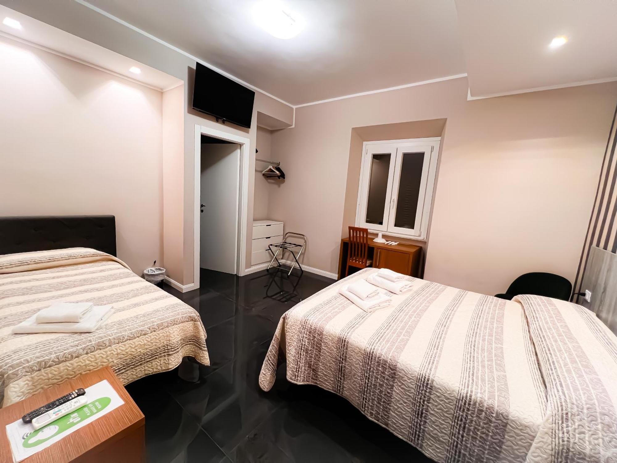 Deluxe Room,1460515657:JPEG