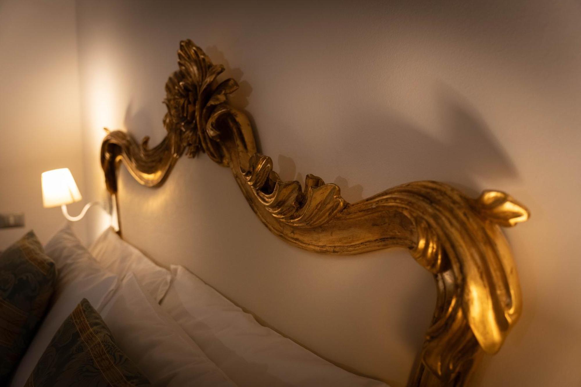 Camera Tripla Standard
