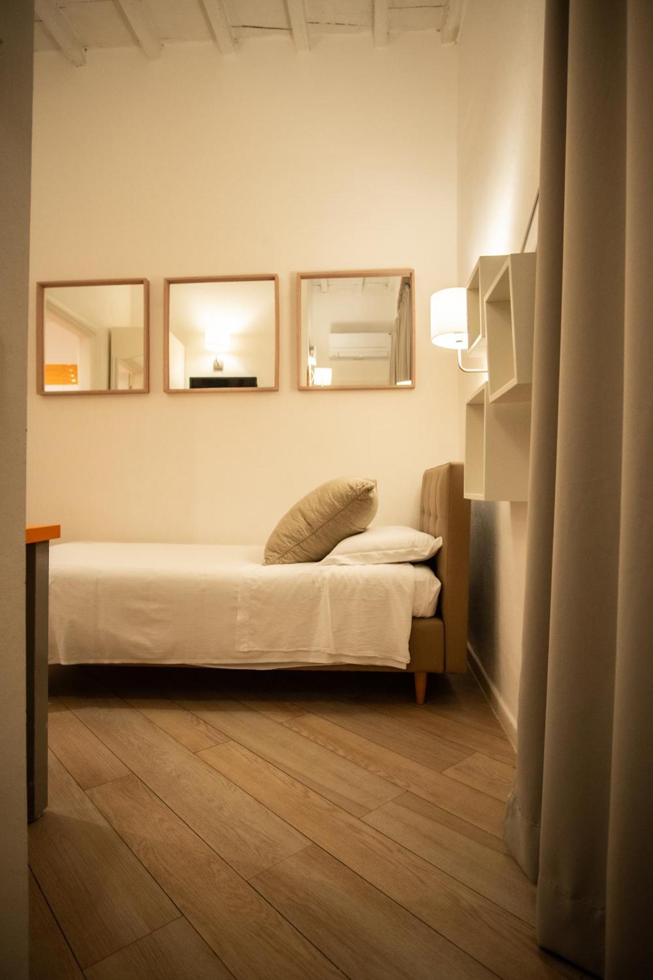 Small Single Room,1535297743:JPEG