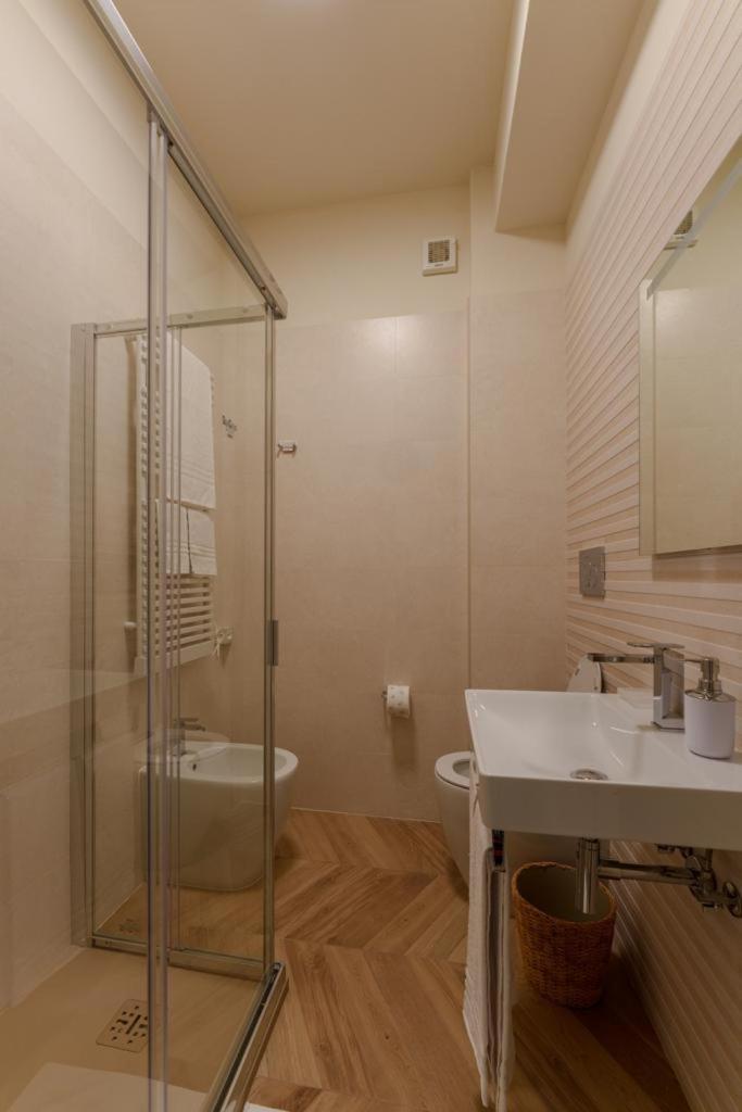 Small Double Room,1535538385:JPEG