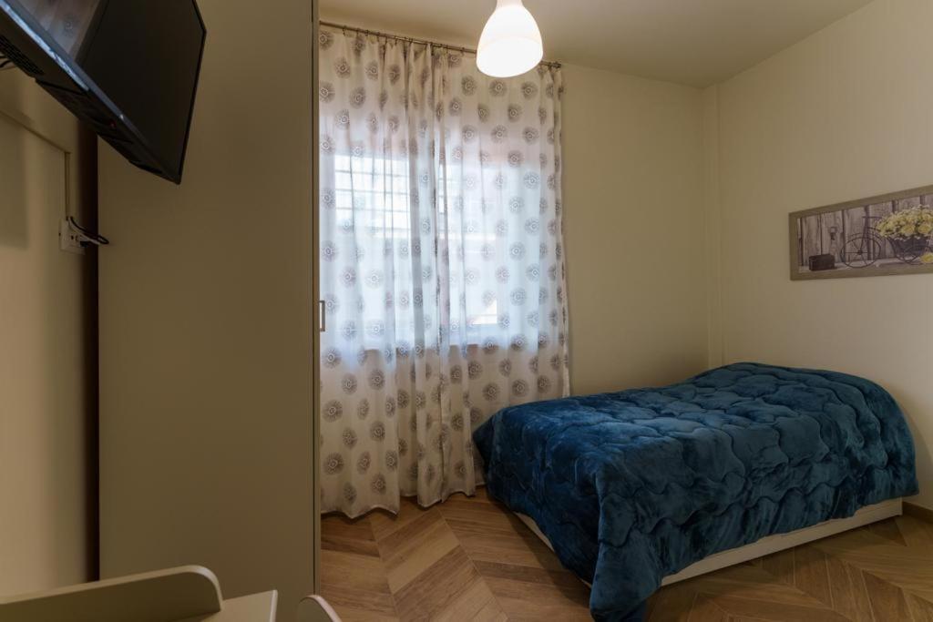 Small Double Room,1535538385:JPEG