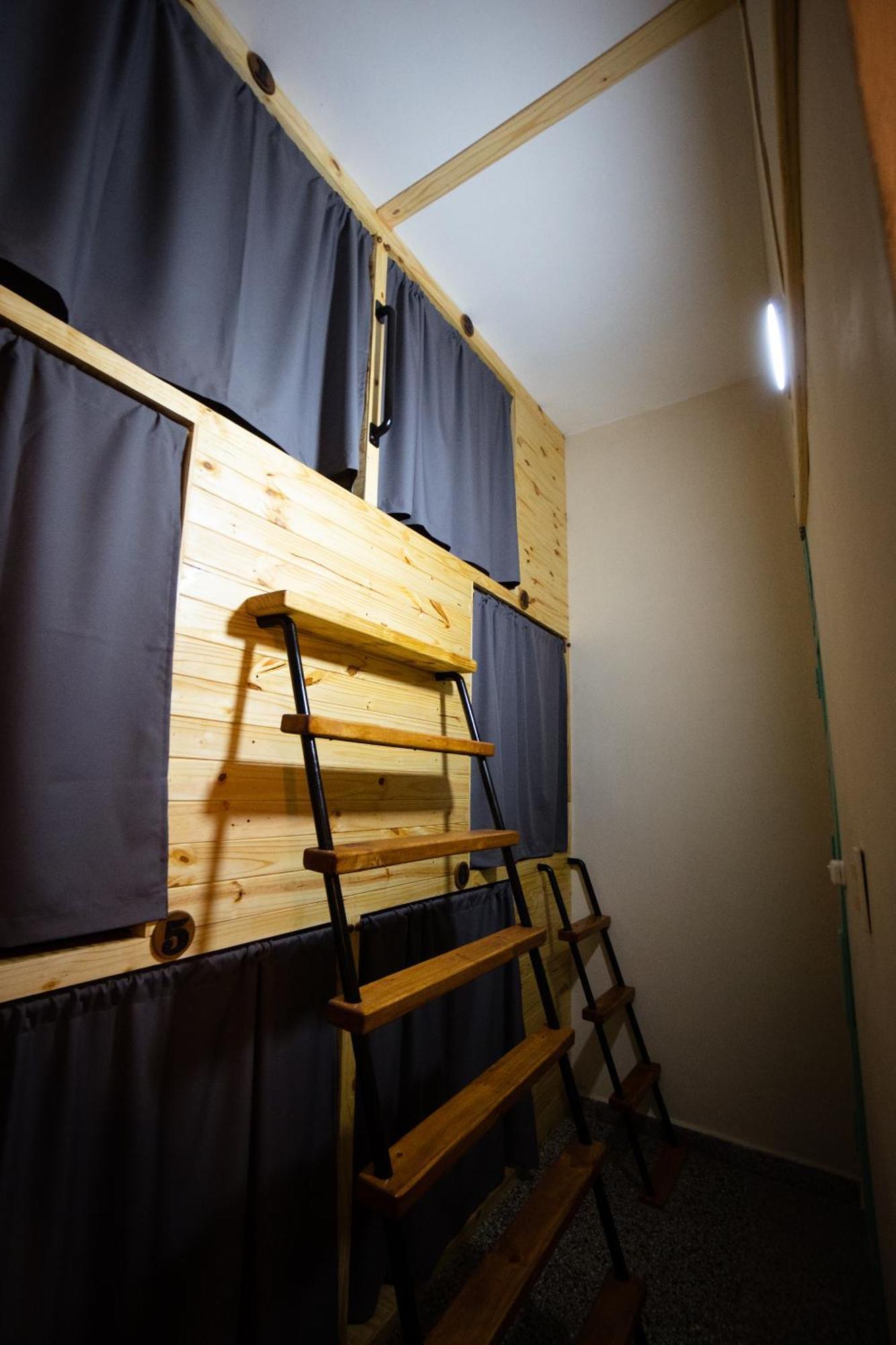 Single Bed Female Dormitory Room,1535584459:JPEG