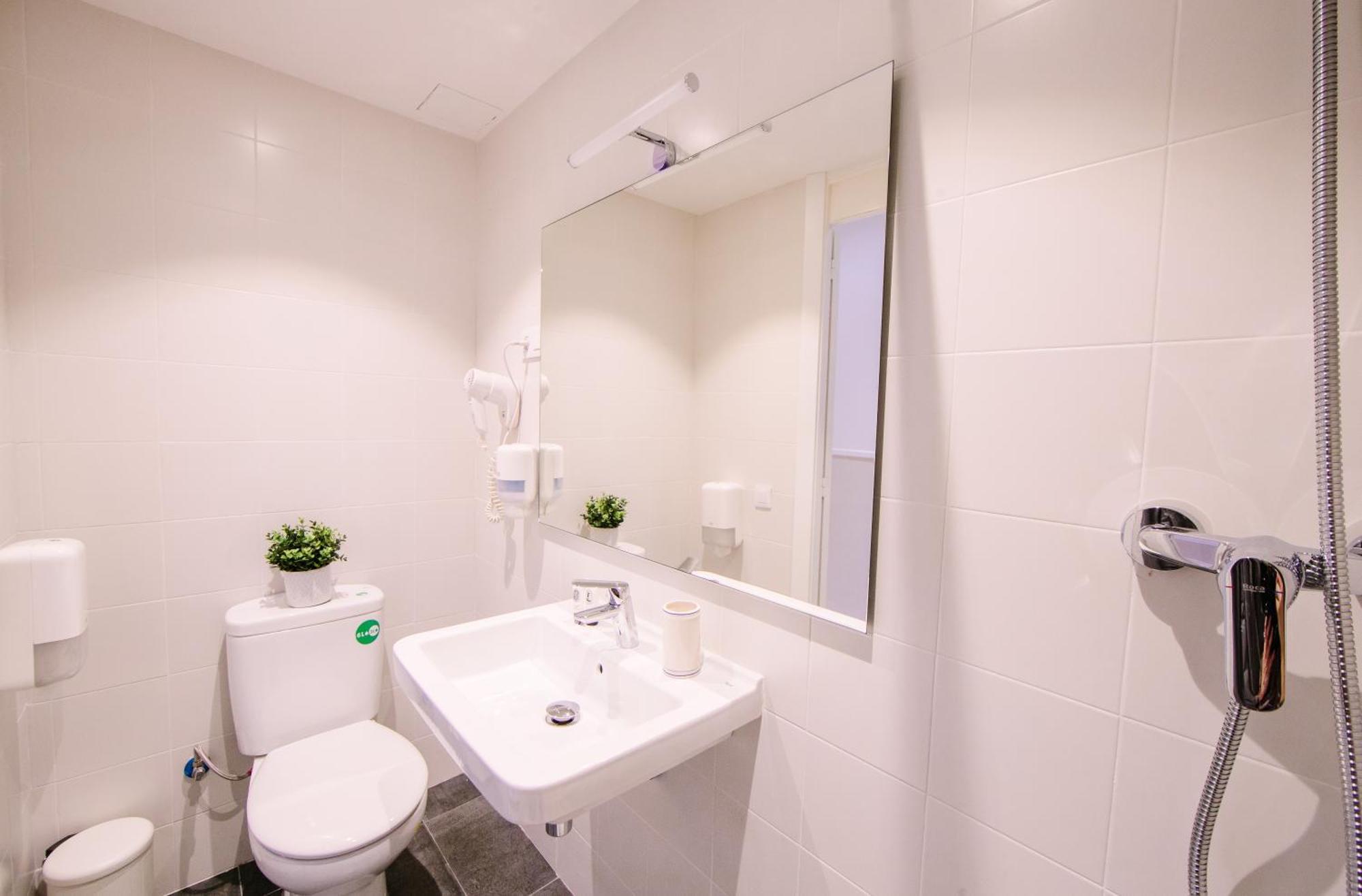 Economy Double Room with Shared Bathroom,1535644957:JPEG