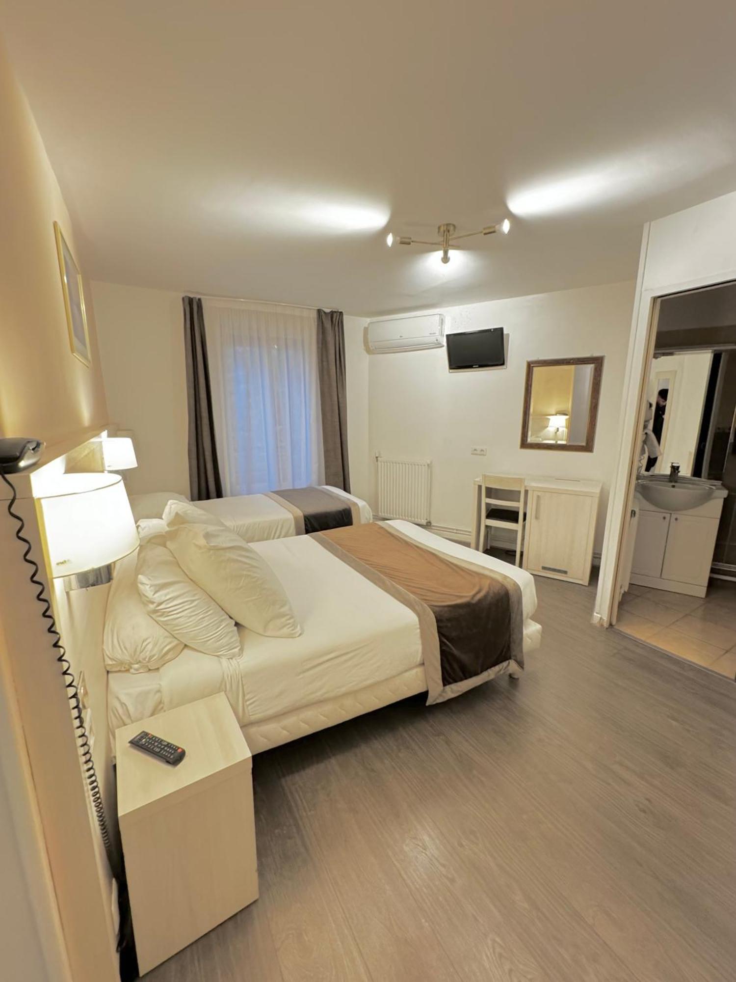Family Room,1588059397:JPEG
