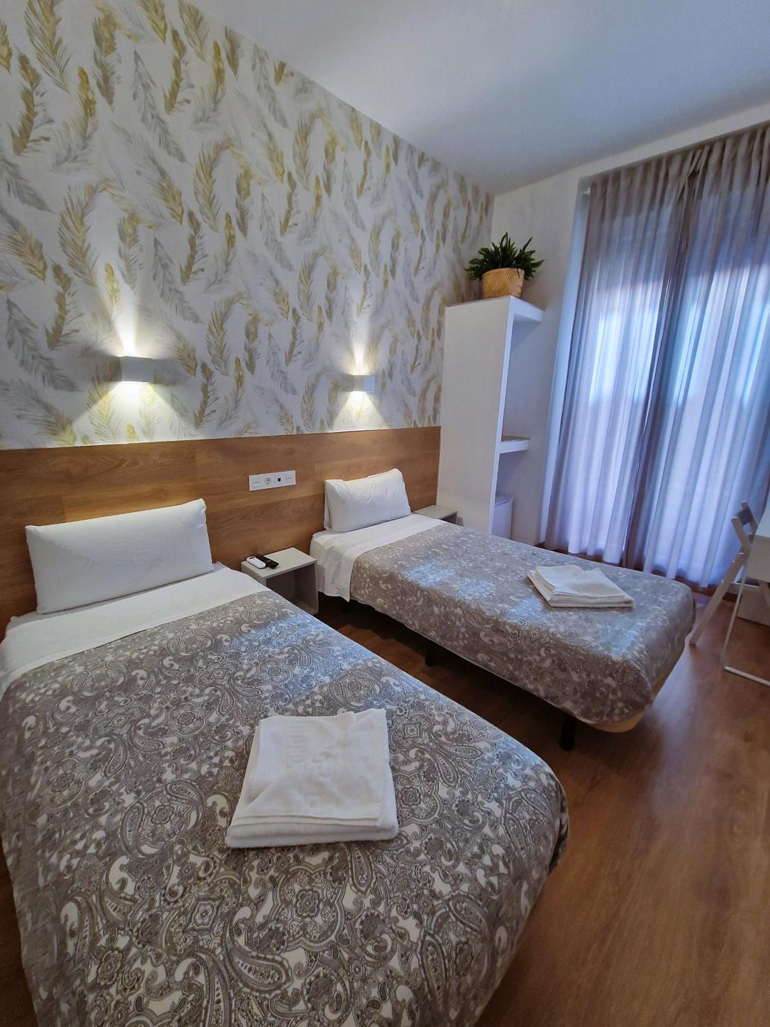 Twin Room,1536757789:JPEG