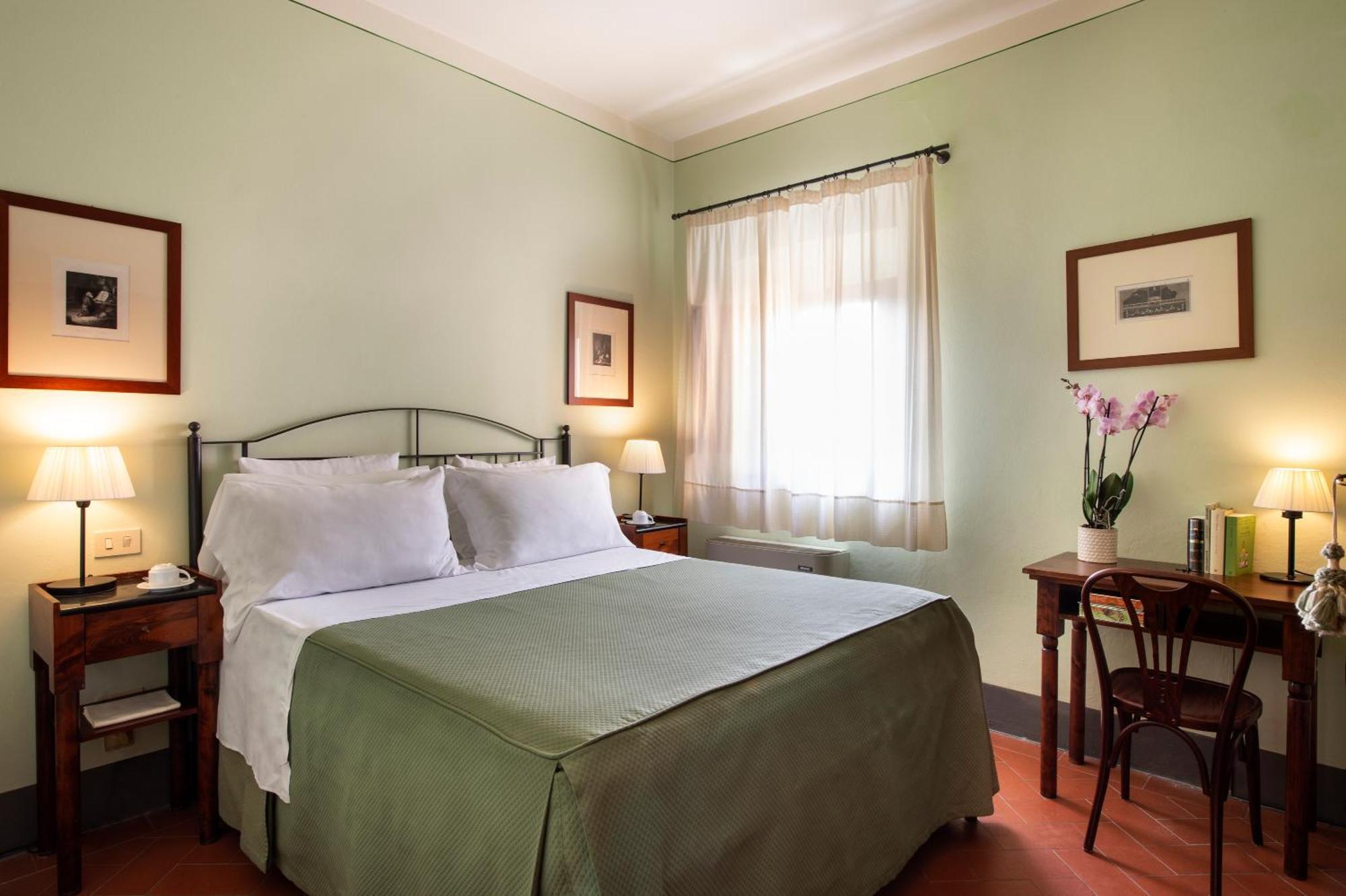 Small Double Room,1209696592:JPEG