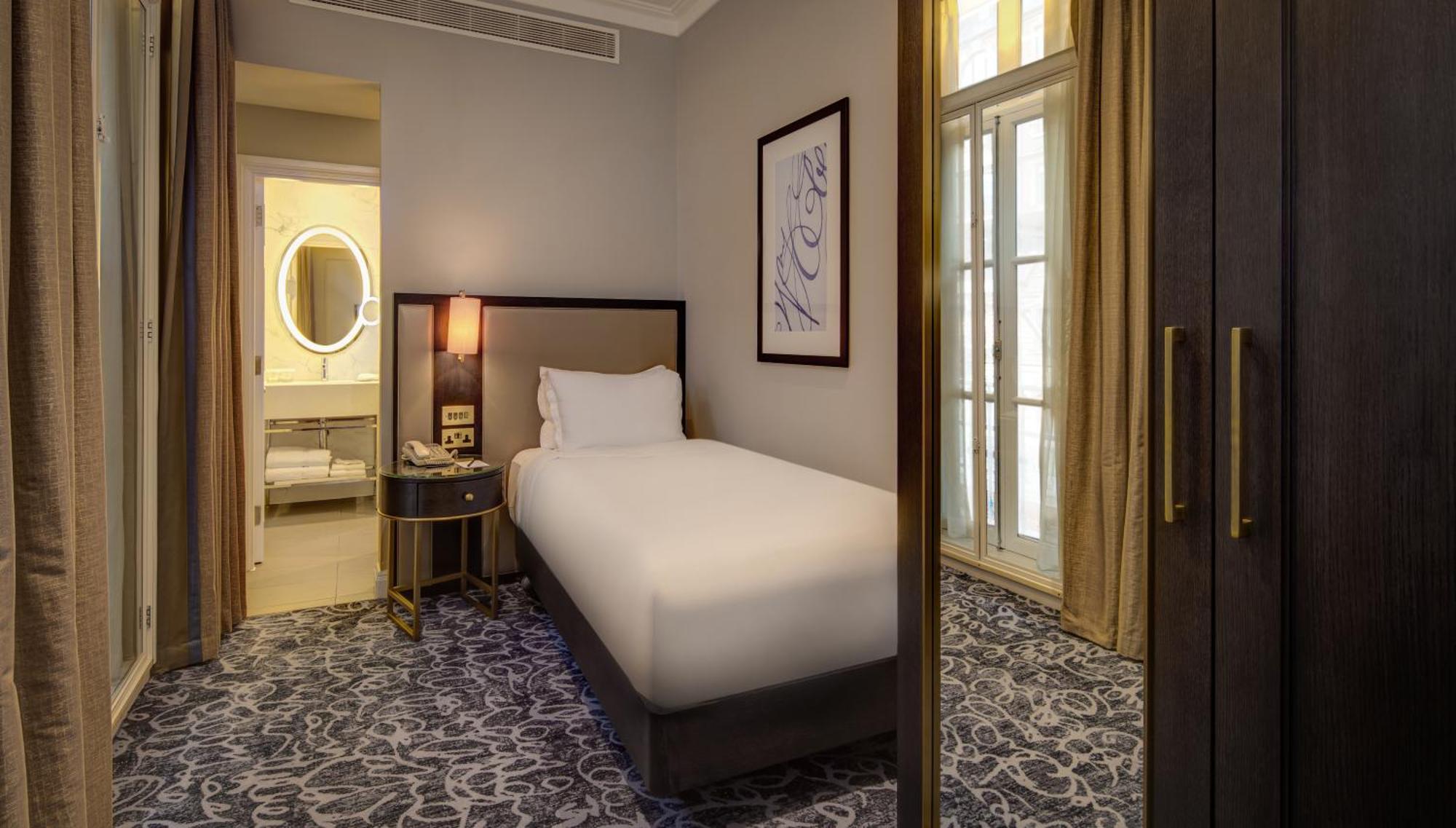 Single Room,1537083223:JPEG