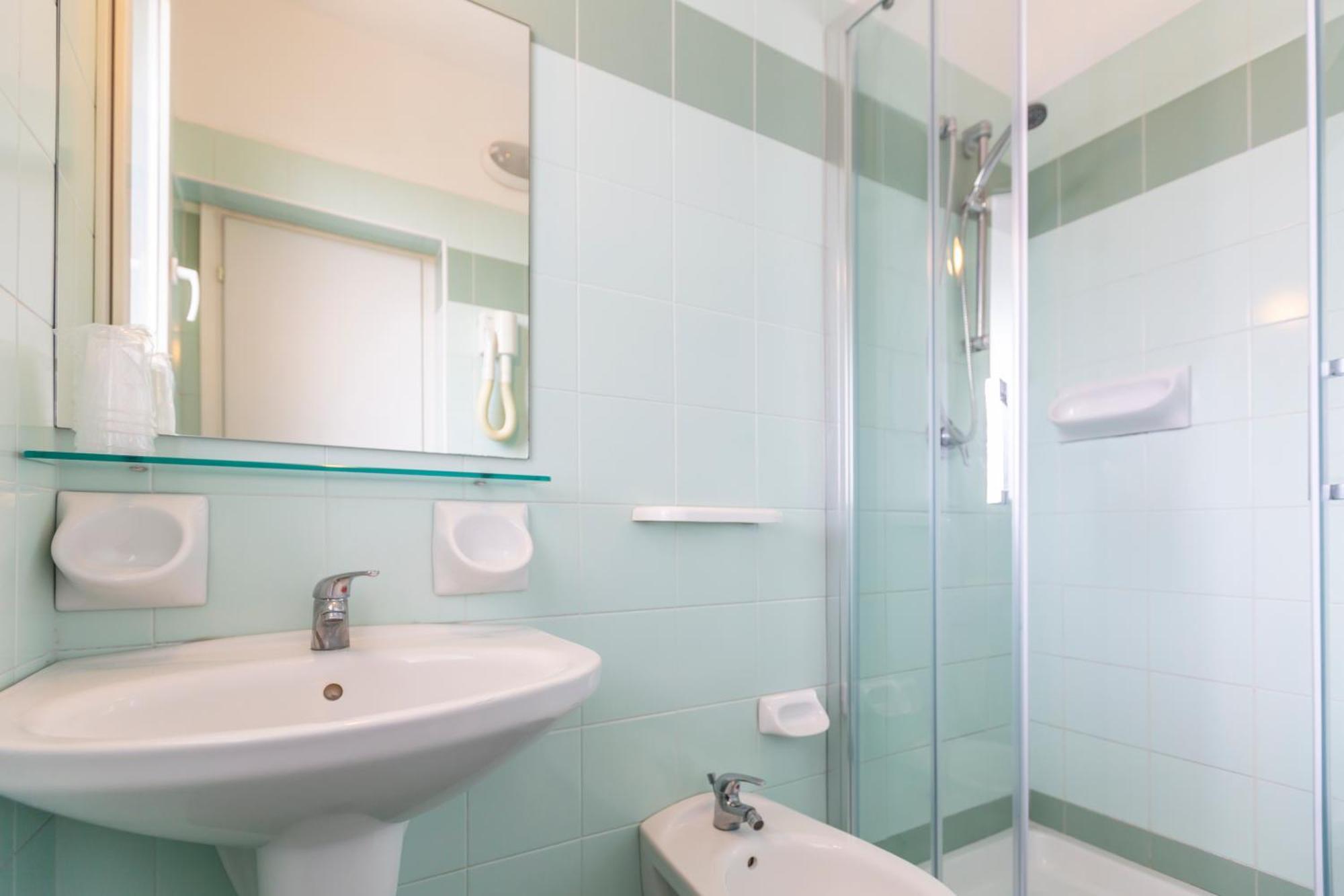 Classic Triple Room,1527505720:JPEG