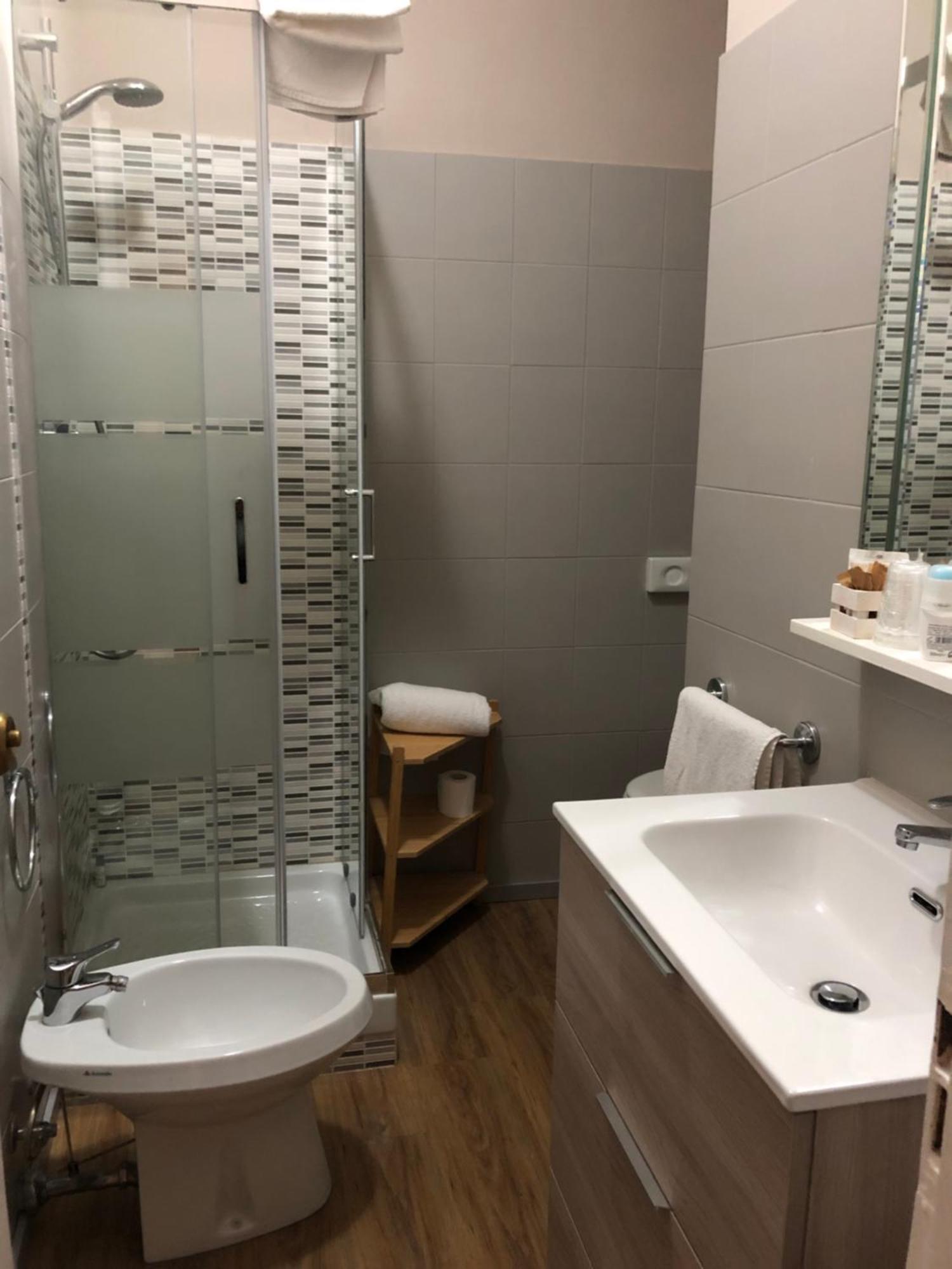 Small Single Room,1537912915:JPEG