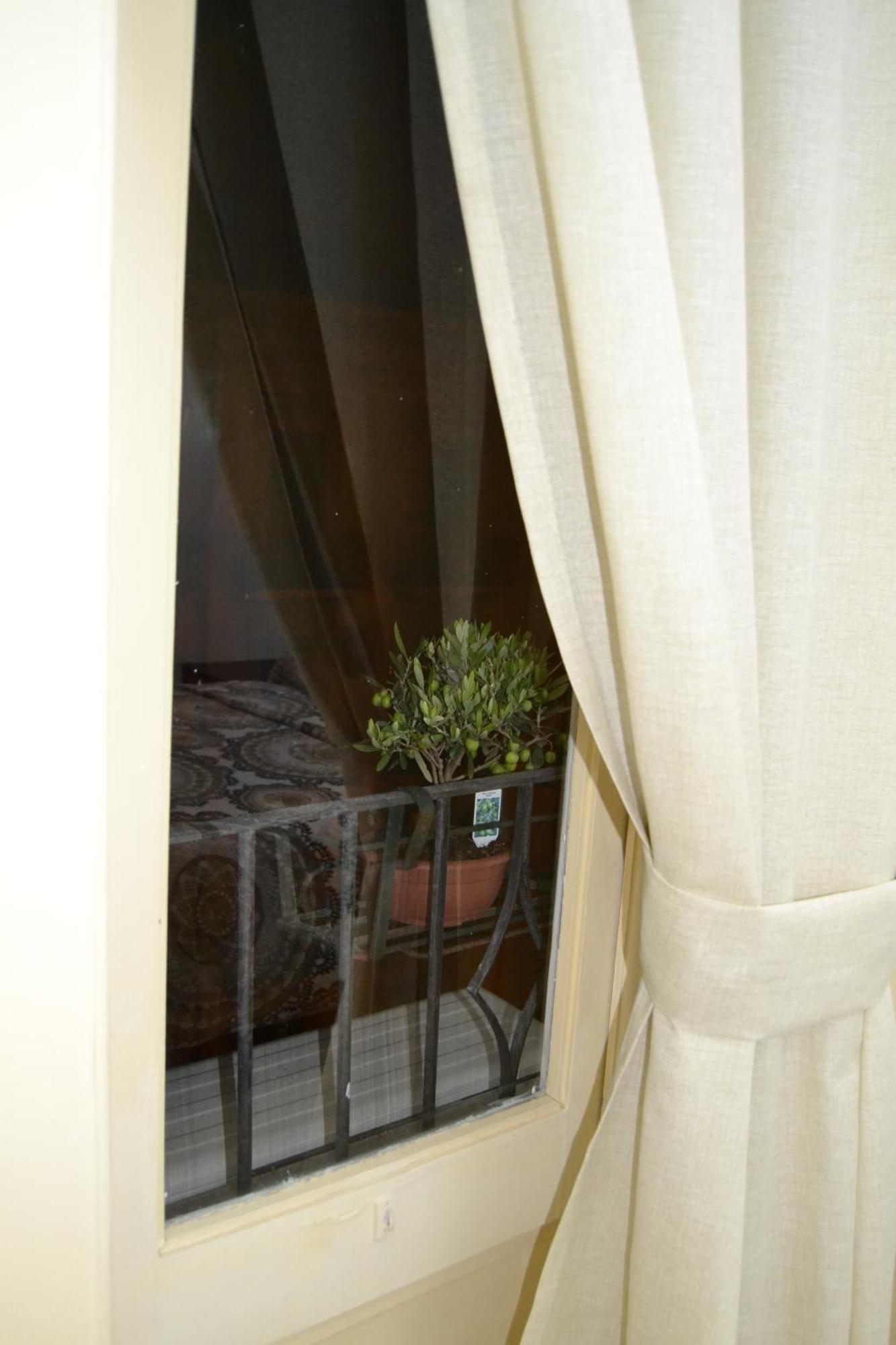 Double Room Private External Bathroom,1537946743:JPEG