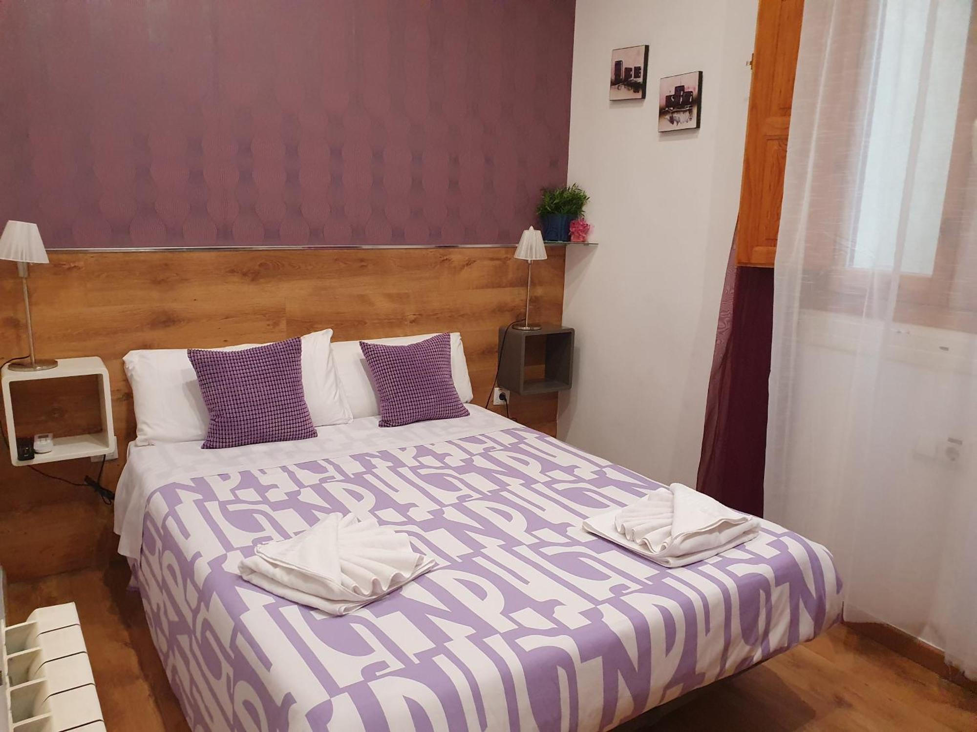 Small Double Room,1538095783:JPEG