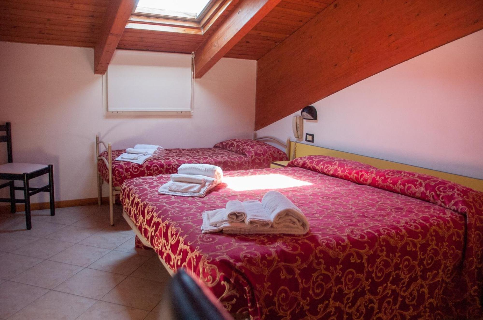Standard Triple Room,1538833762:JPEG