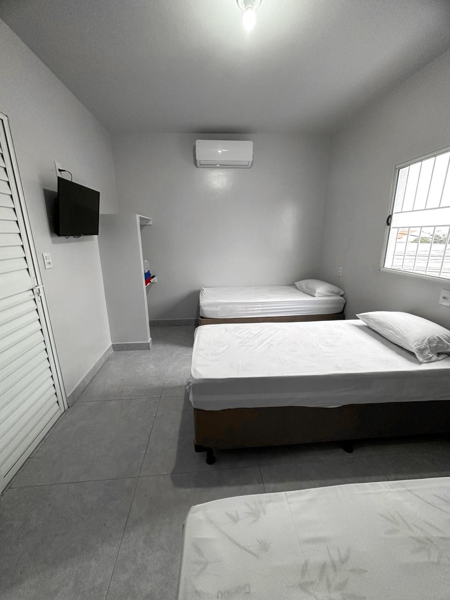 Male Dormitory Room,1539277390:JPEG