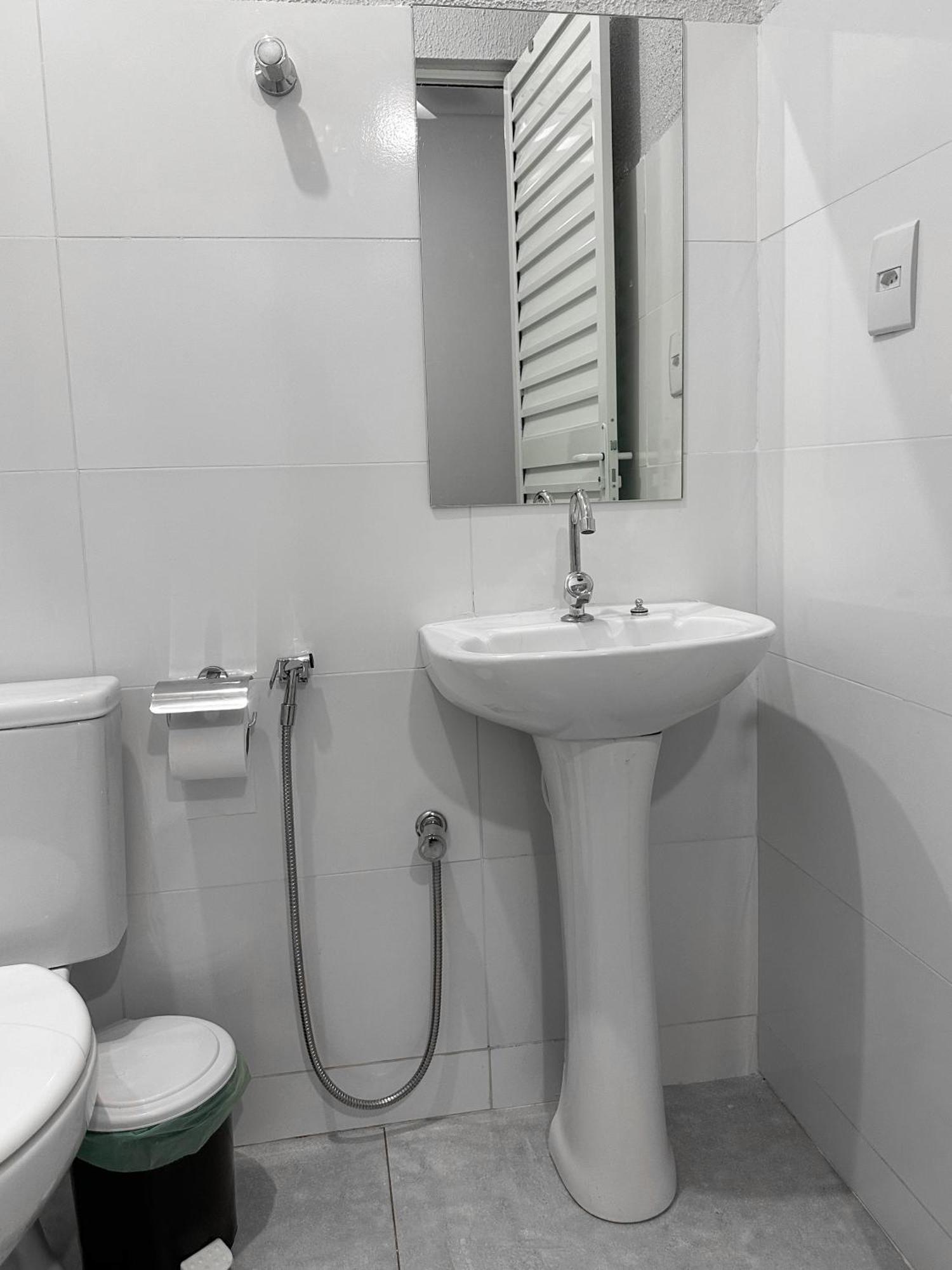 Quarto Individual com Banheiro