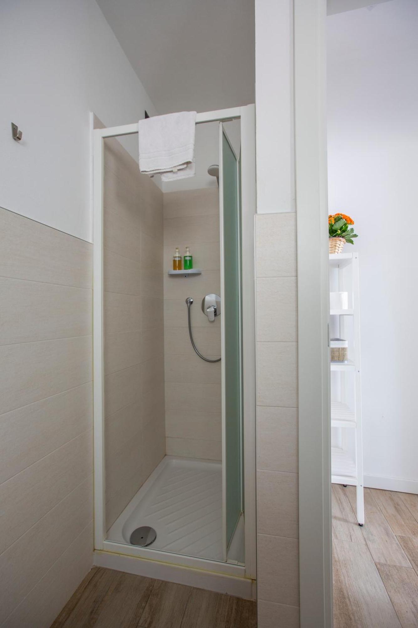 Quadruple Room Private Bathroom,1539320962:JPEG