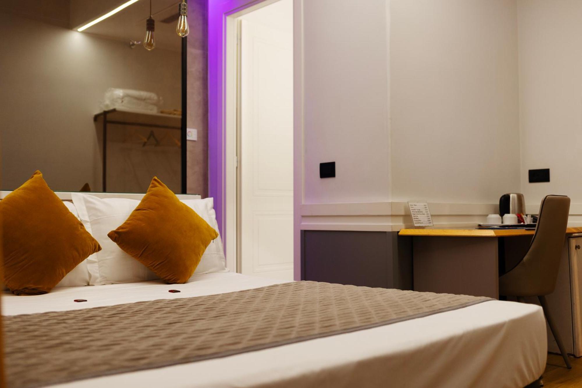 Deluxe Double or Twin Room City View